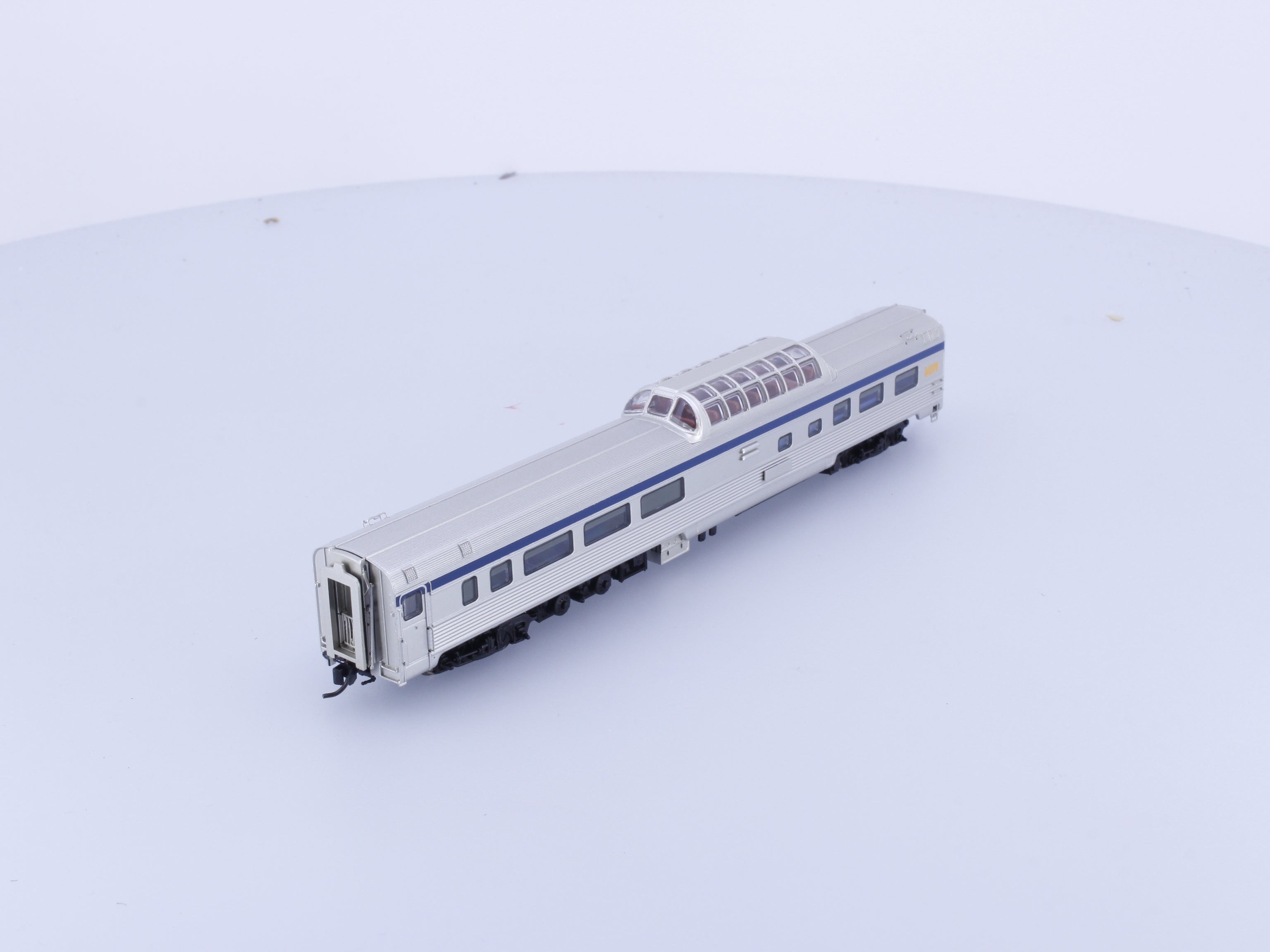 Rapido 550111 N Skyline Dome Coffee Shop Rebuilt #2 Via Rail (VIA)