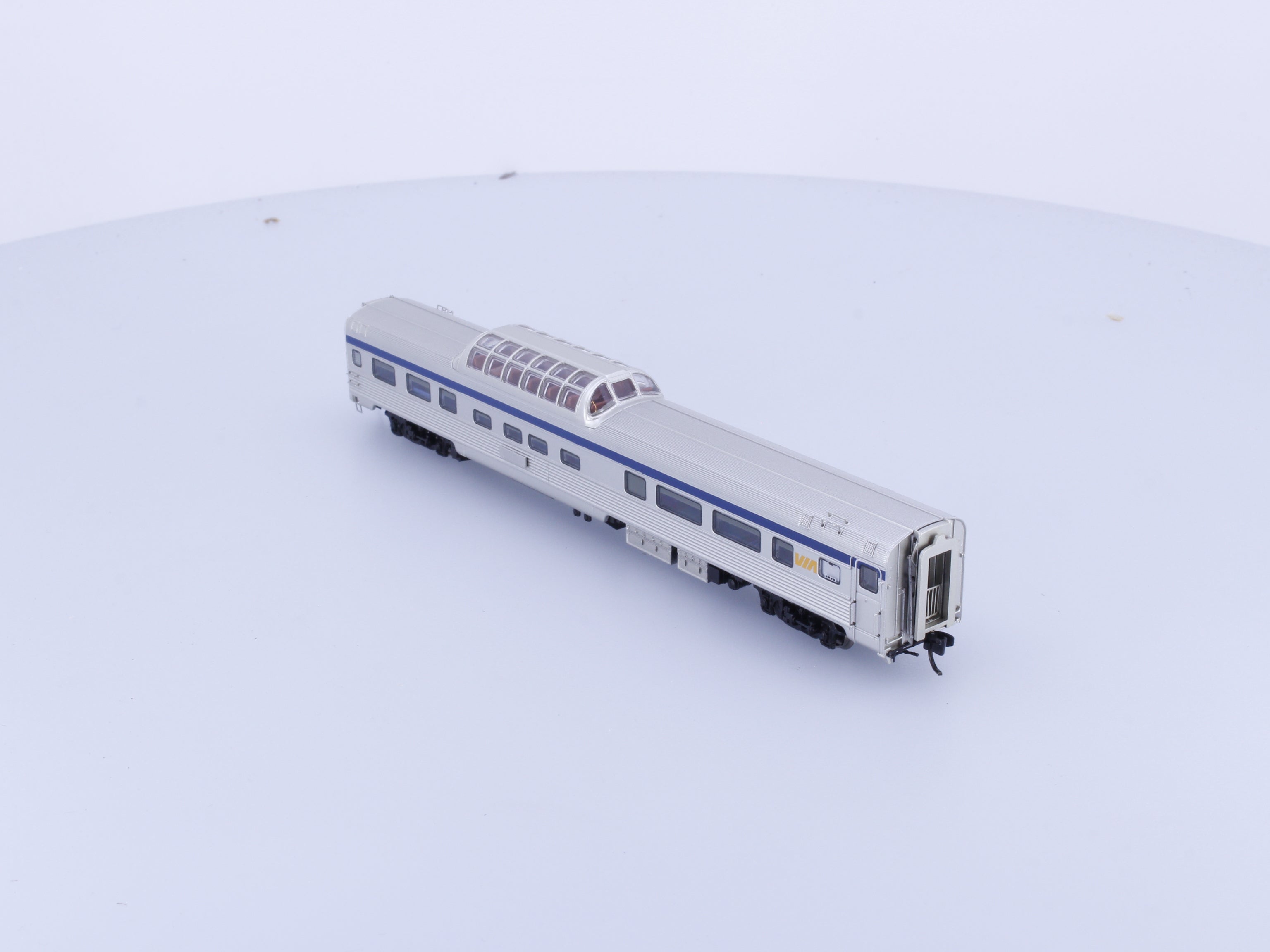 Rapido 550111 N Skyline Dome Coffee Shop Rebuilt #2 Via Rail (VIA)