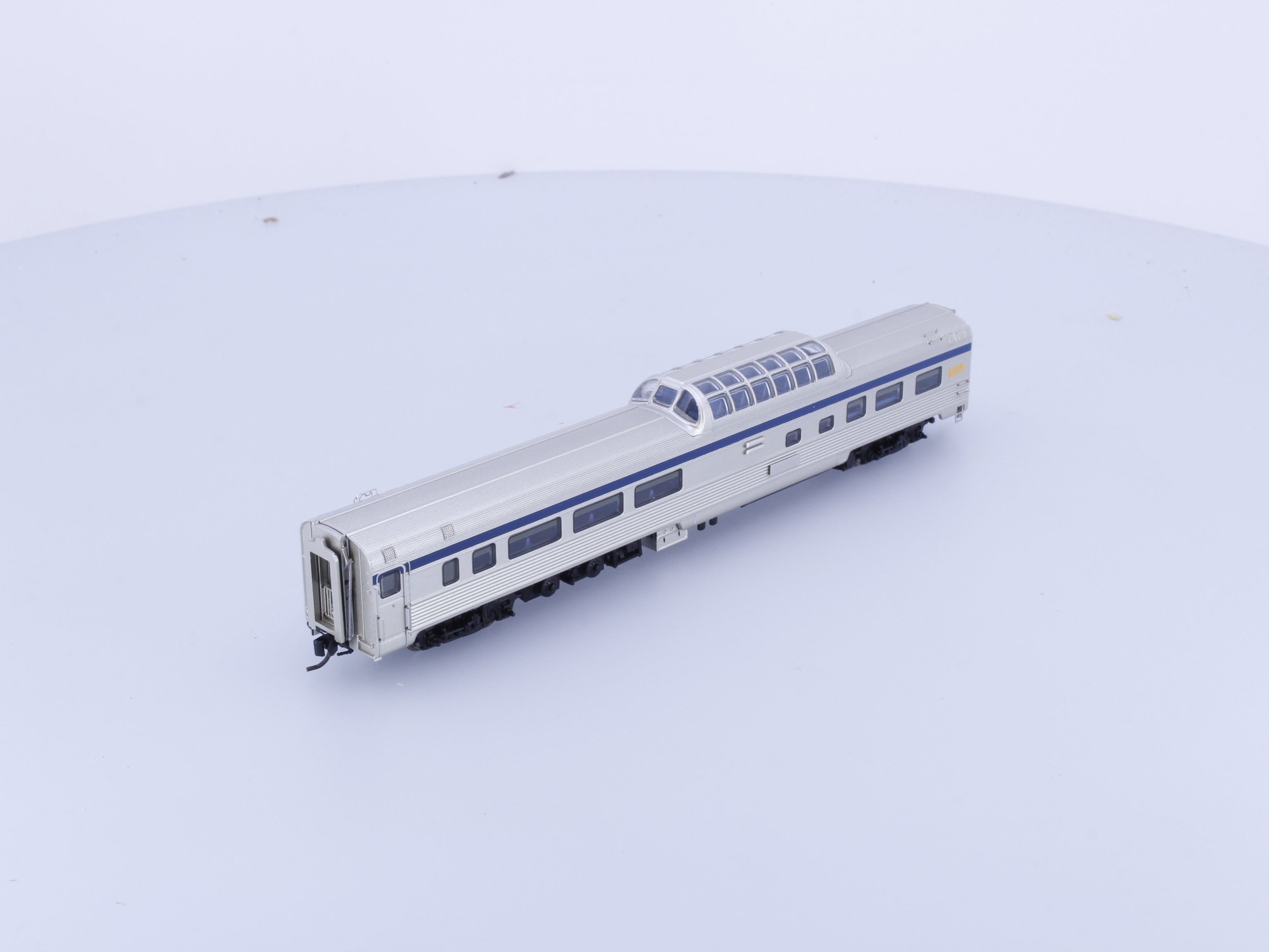Rapido 550110 N Skyline Dome Coach Via Rail (VIA)