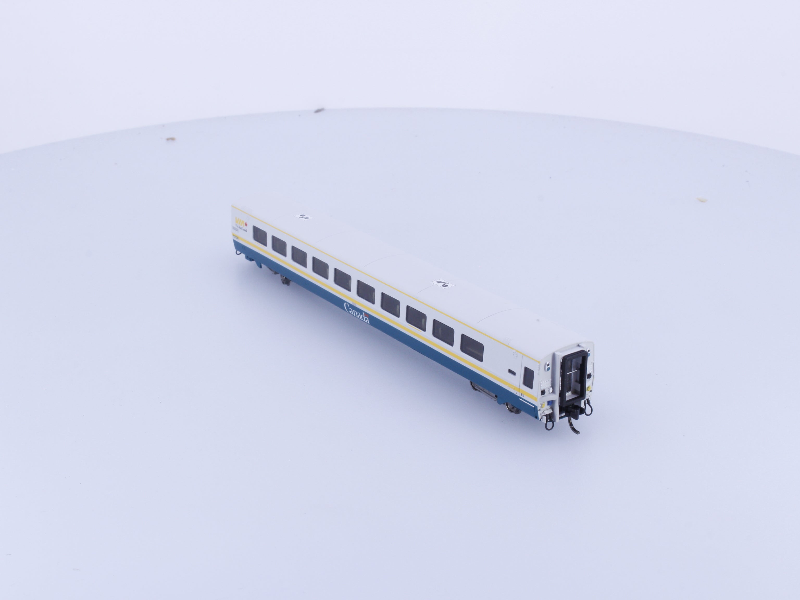 Rapido 508005 N LRC Coach Green Scheme Via Rail (VIA)