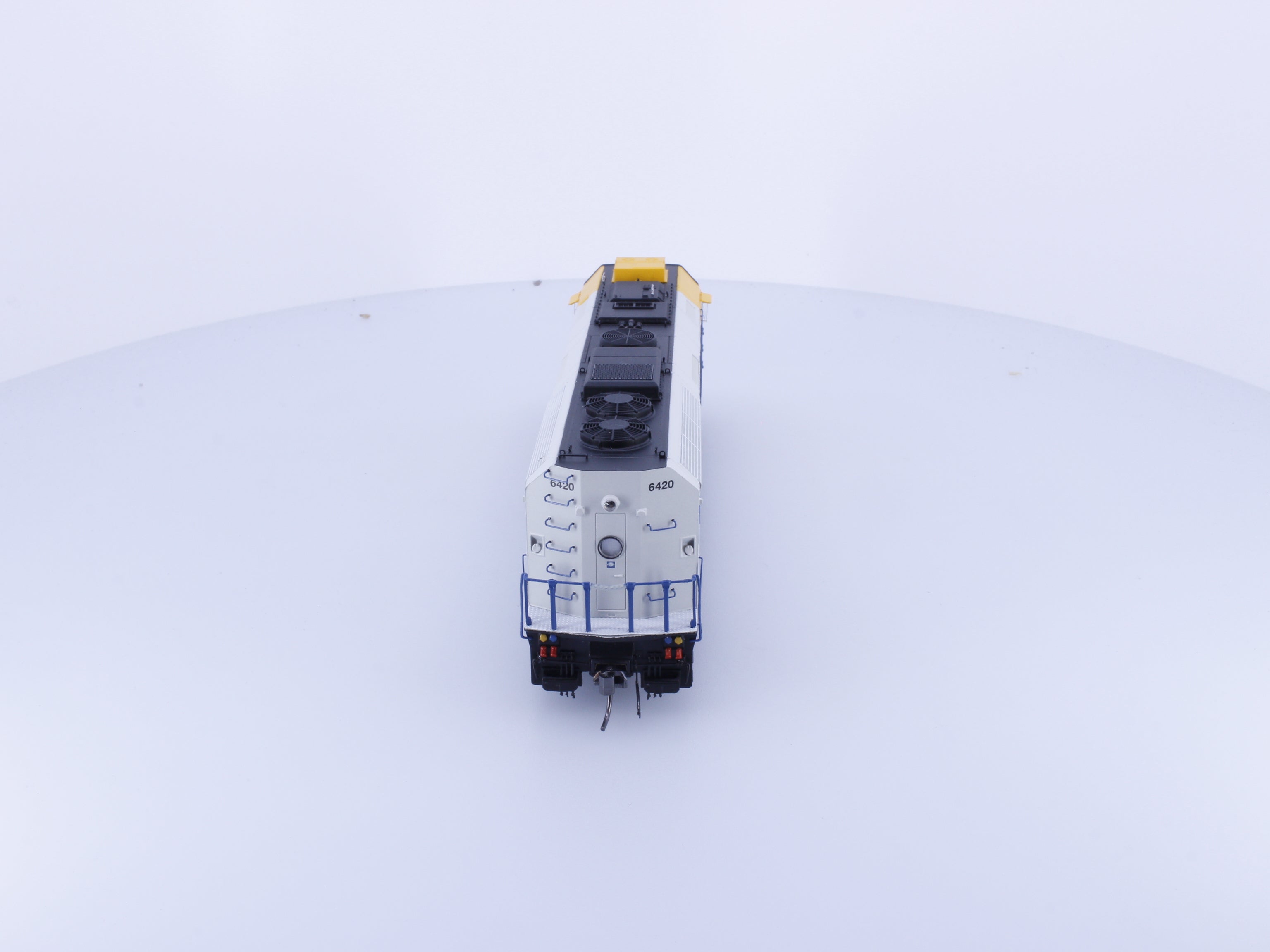 Rapido 80517 HO F40PH-2D Diesel Locomotive Canada Scheme Via Rail (VIA) 6420 DCC & Sound