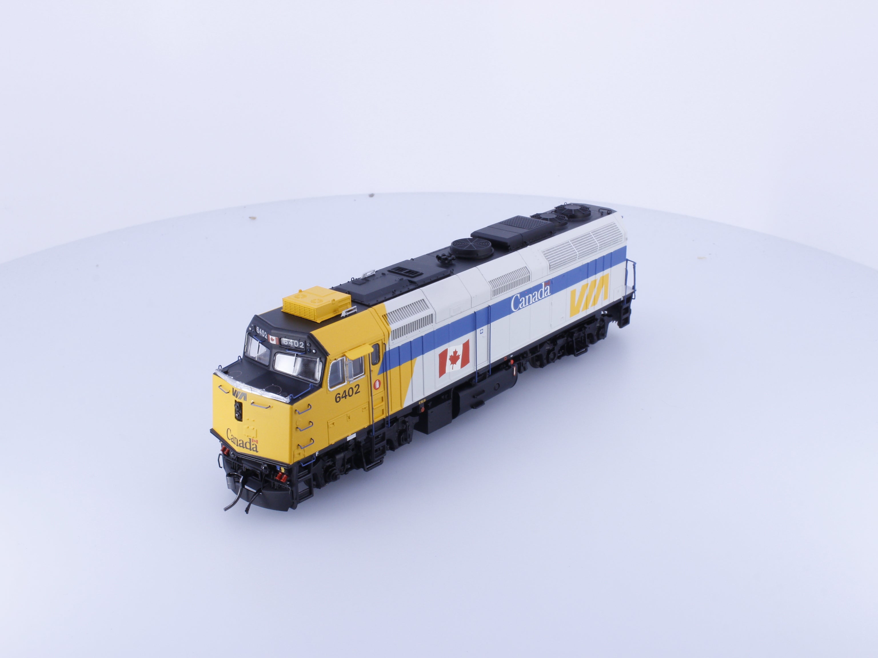 Rapido 80512 HO F40PH-2D Diesel Locomotive Canada Scheme Via Rail (VIA) 6402 DCC & Sound