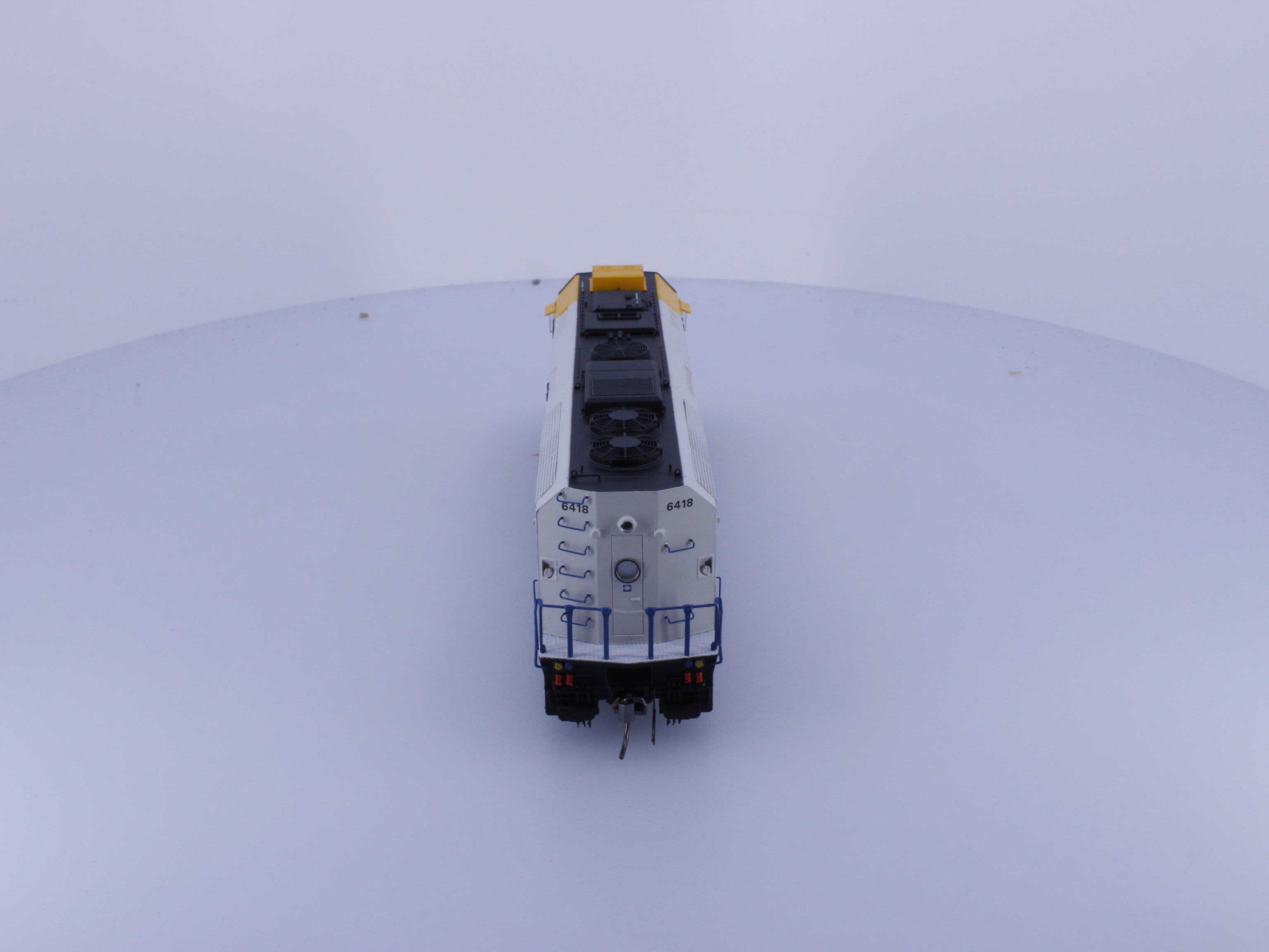 Rapido 80516 HO F40PH-2D Diesel Locomotive Canada Scheme Via Rail (VIA) 6418 DCC & Sound