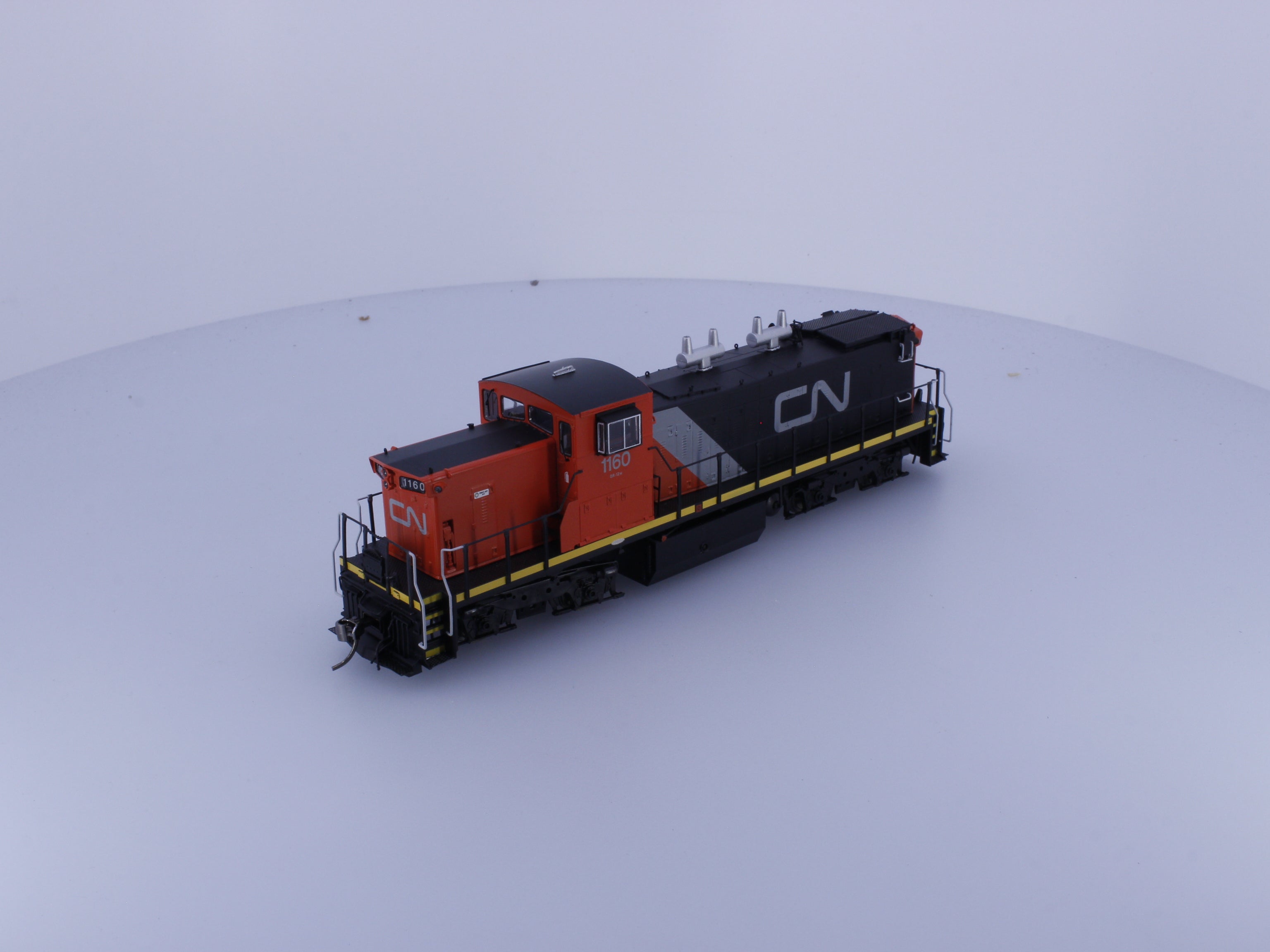 Rapido 10542 HO GMD-1 Diesel Locomotive Wet Noodle Scheme Canadian National (CN) 1160 DCC & Sound