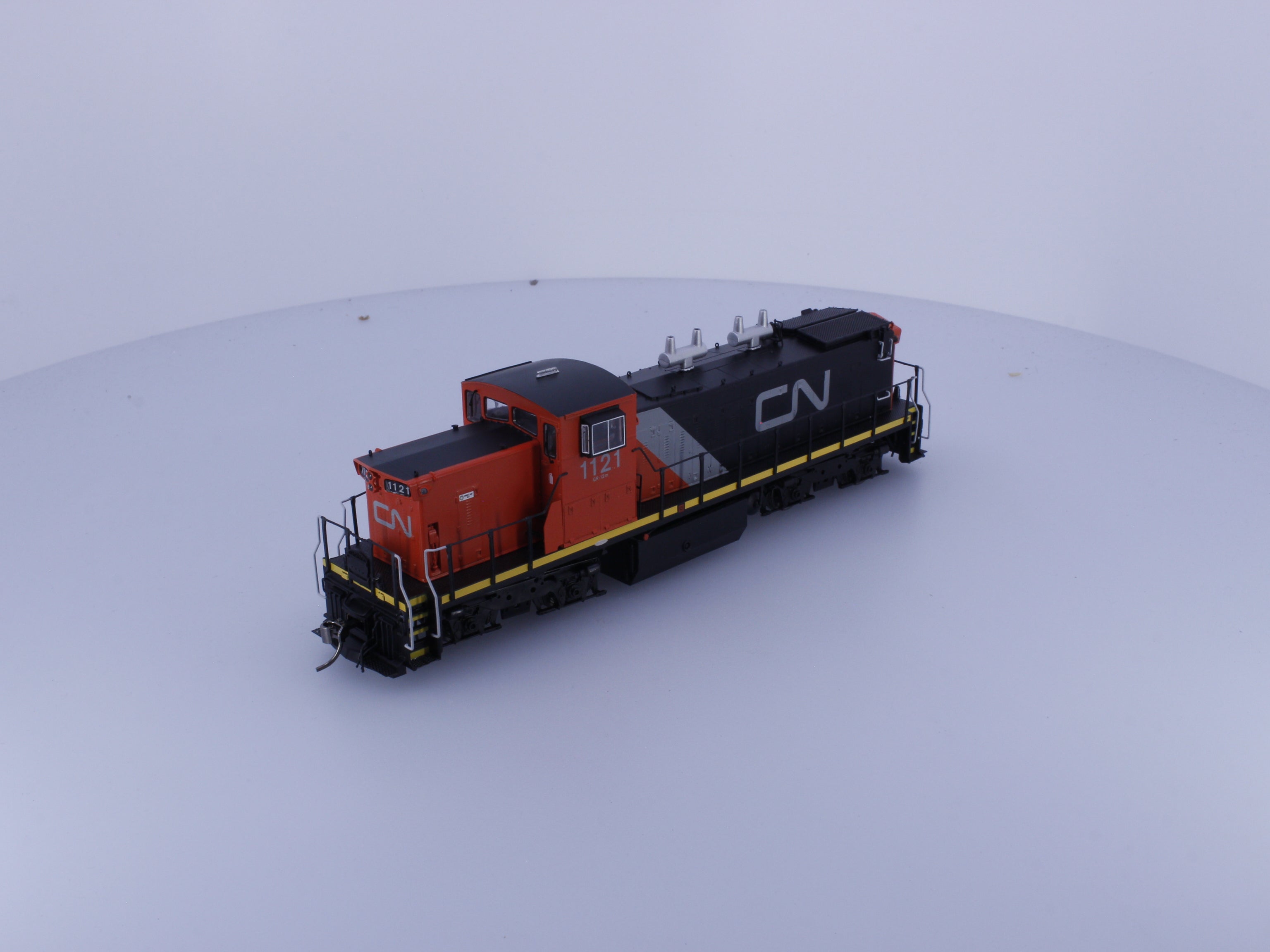 Rapido 10541 HO GMD-1 Diesel Locomotive Wet Noodle Scheme Canadian National (CN) 1121 DCC & Sound