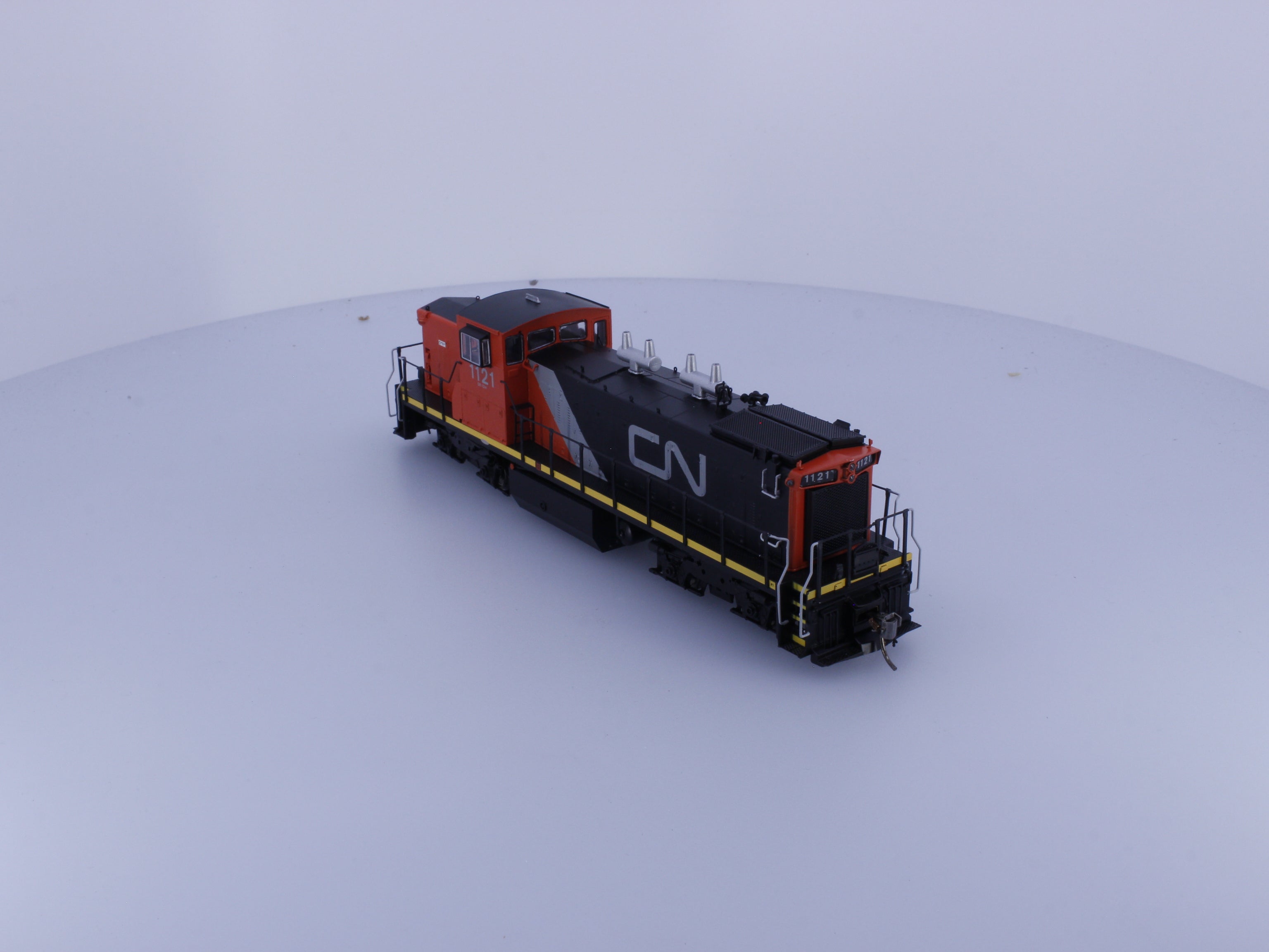 Rapido 10541 HO GMD-1 Diesel Locomotive Wet Noodle Scheme Canadian National (CN) 1121 DCC & Sound