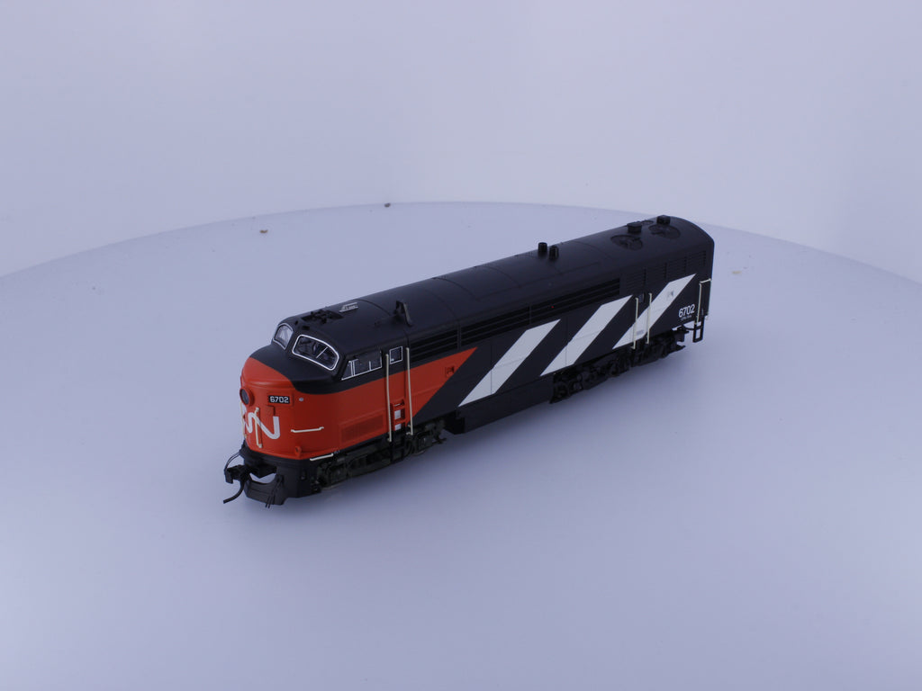 Trueline Trains 500072 HO C-Liner 5-Axle Diesel Locomotive Stripes Scheme Canadian National (CN) 6702 DCC & Sound