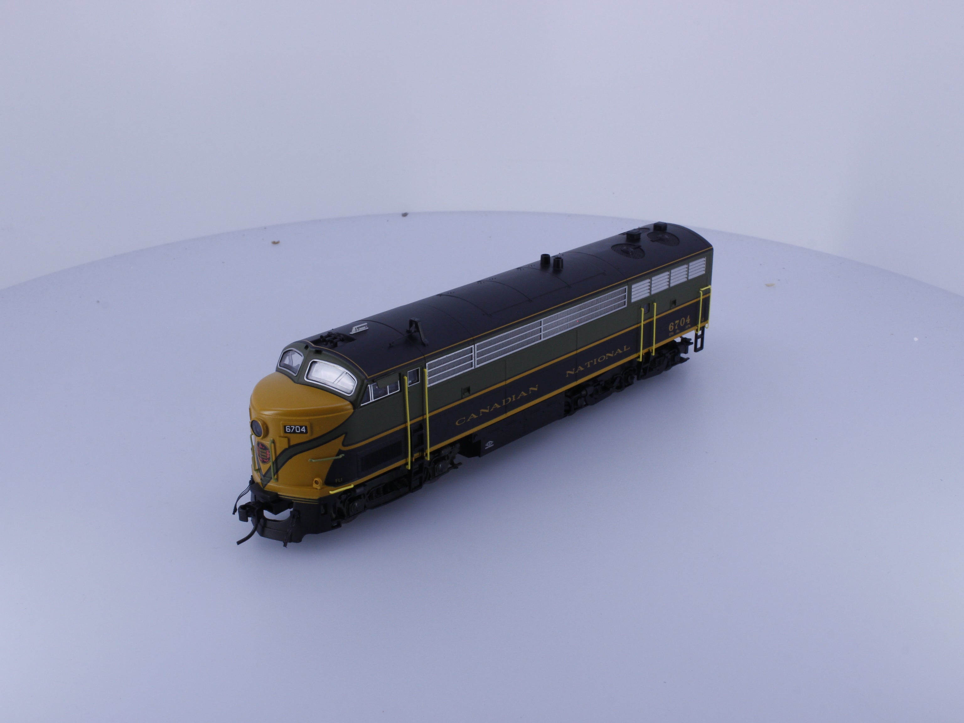 Trueline Trains 500096 HO C-Liner 5-Axle Diesel Locomotive Green Scheme Canadian National (CN) 6704 DCC & Sound