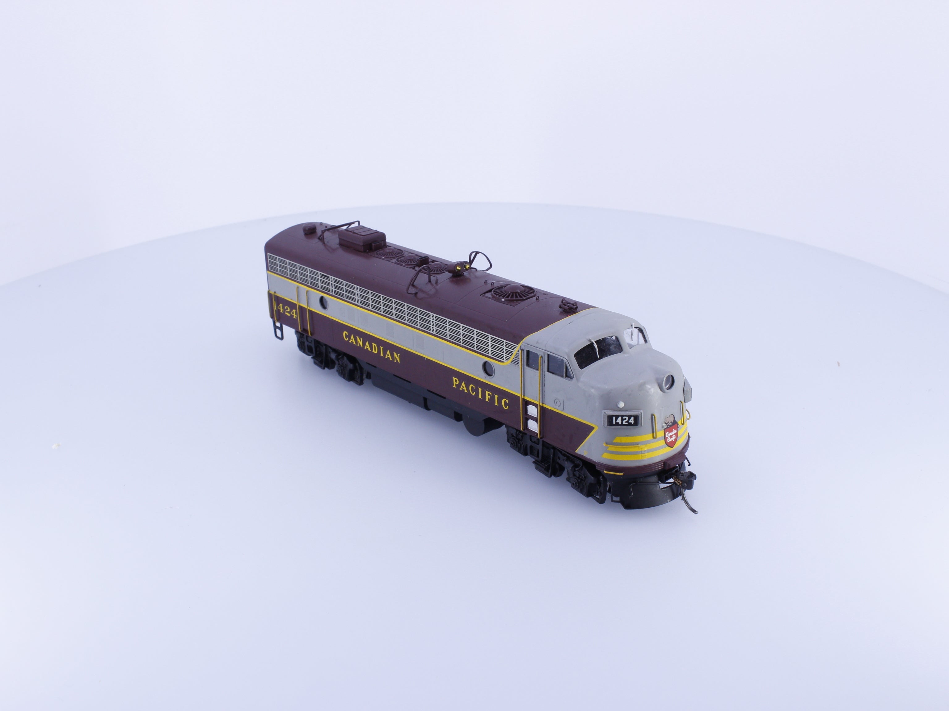 Van Hobbies FP7A HO Brass FP7A 1500HP Diesel Locomotive Canadian Pacific (CP) Analog DC (#1)