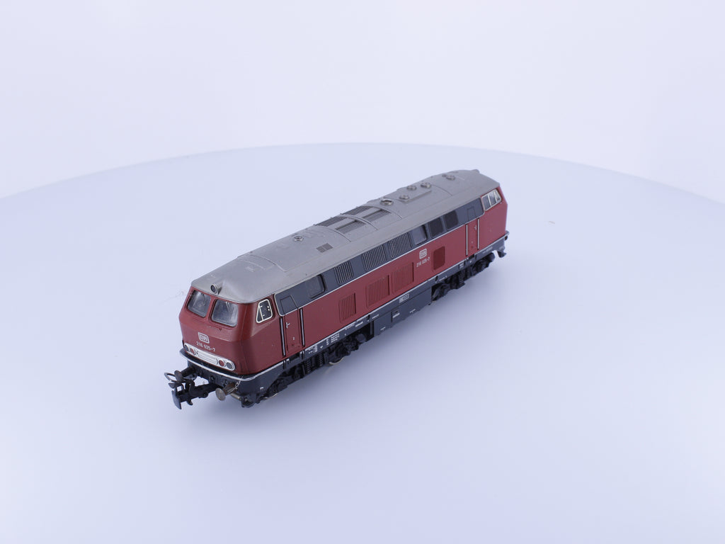 Marklin 3075 HO DB V160 Diesel Locomotive 216025-7 Analog AC