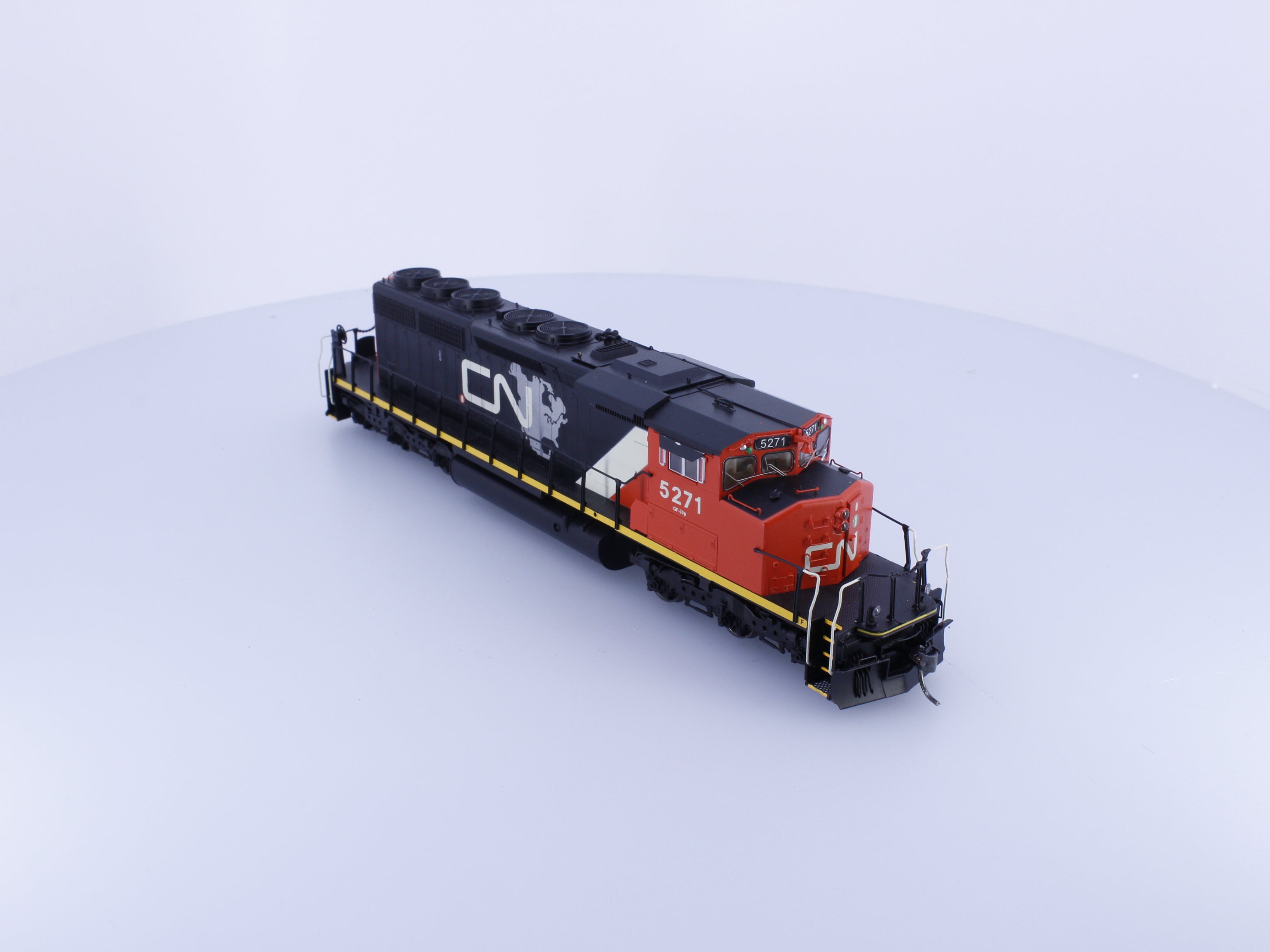 InterMountain 49302S-01 HO SD40-2W Diesel Locomotive Continent Scheme Canadian National (CN) 5271 DCC & Sound