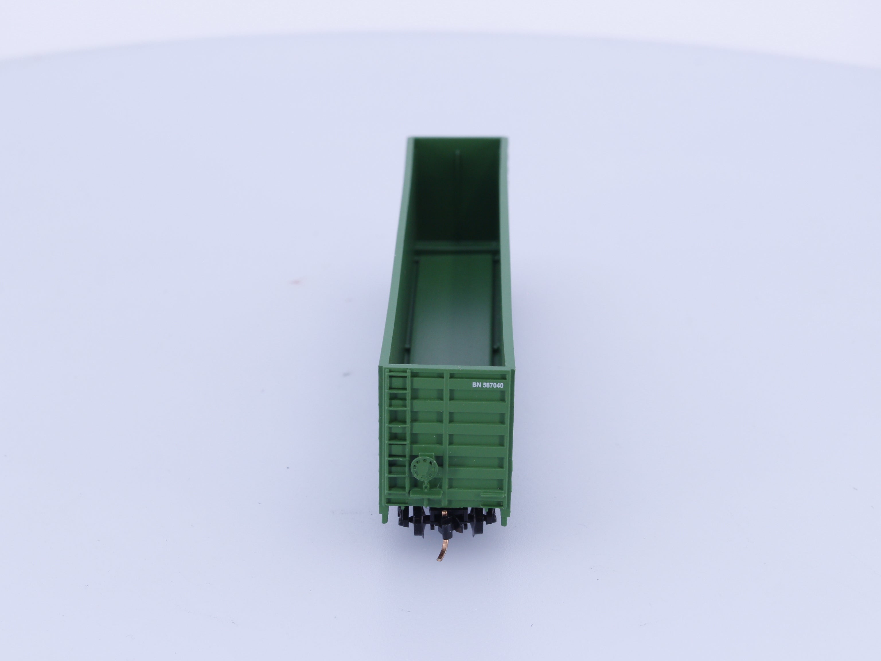 Deluxe Innovations 160506 N Shallow Rib Woodchip Car Burlington Northern (BN) 587040