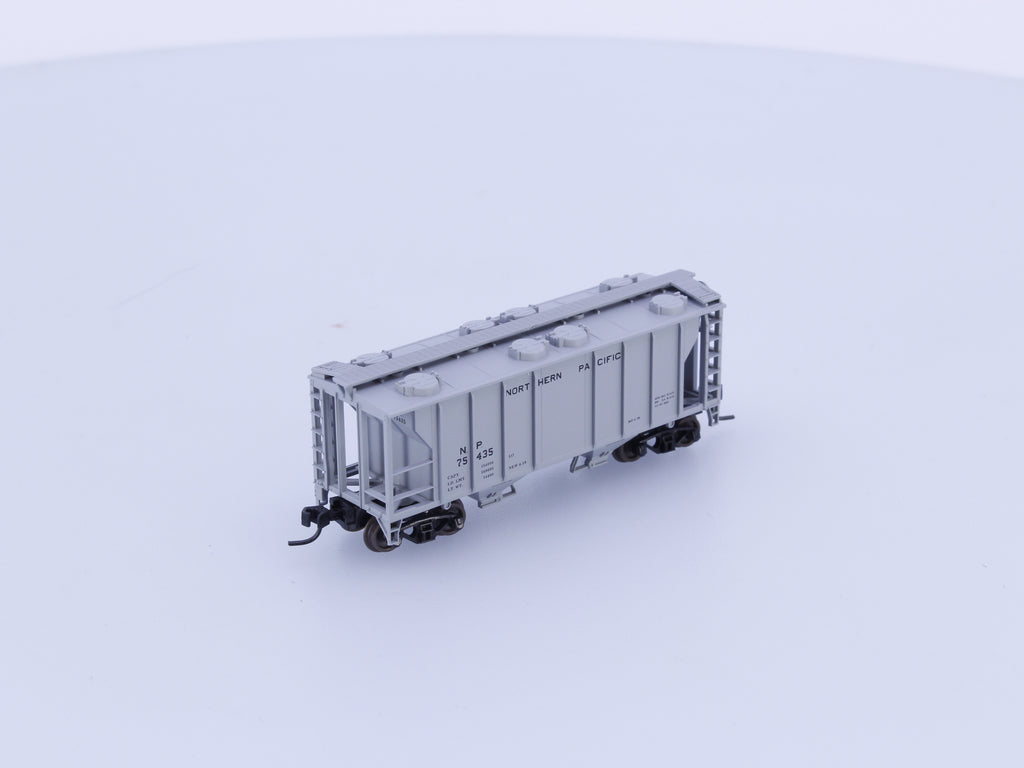 Atlas 31851 N PS-2 2 Bay 2 Bay Covered Hopper Car Northern Pacific (NP) 75435