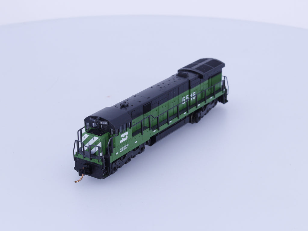 Kato 176-303 N C30-7 Diesel Locomotive Burlington Northern (BN) 5516 Analog DC