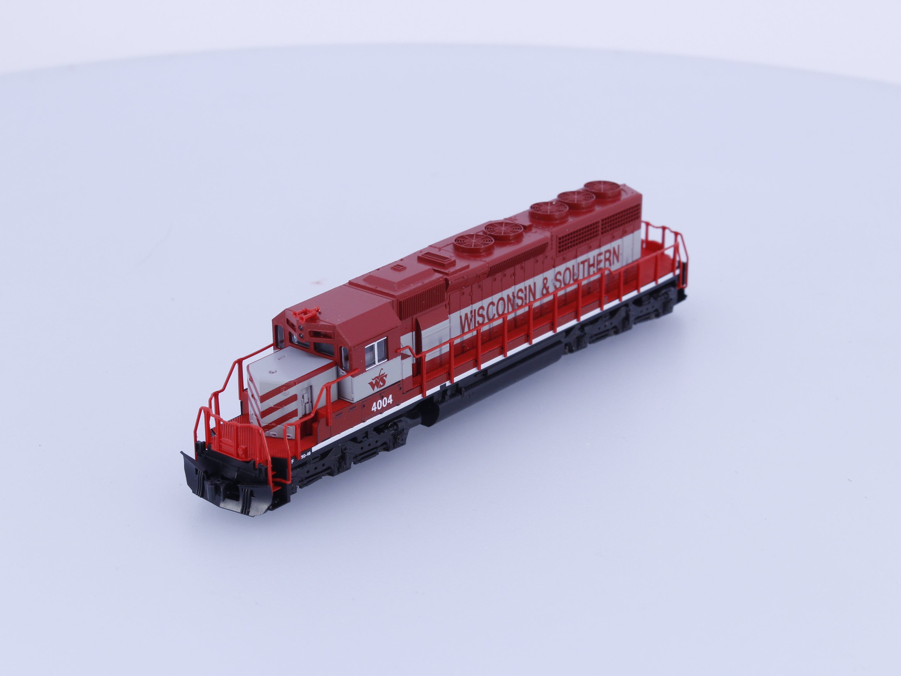 Kato 176-4814 N SD40-2 Early Diesel Locomotive Wisconsin and Southern (WSOR) 4004 Analog DC (#2)