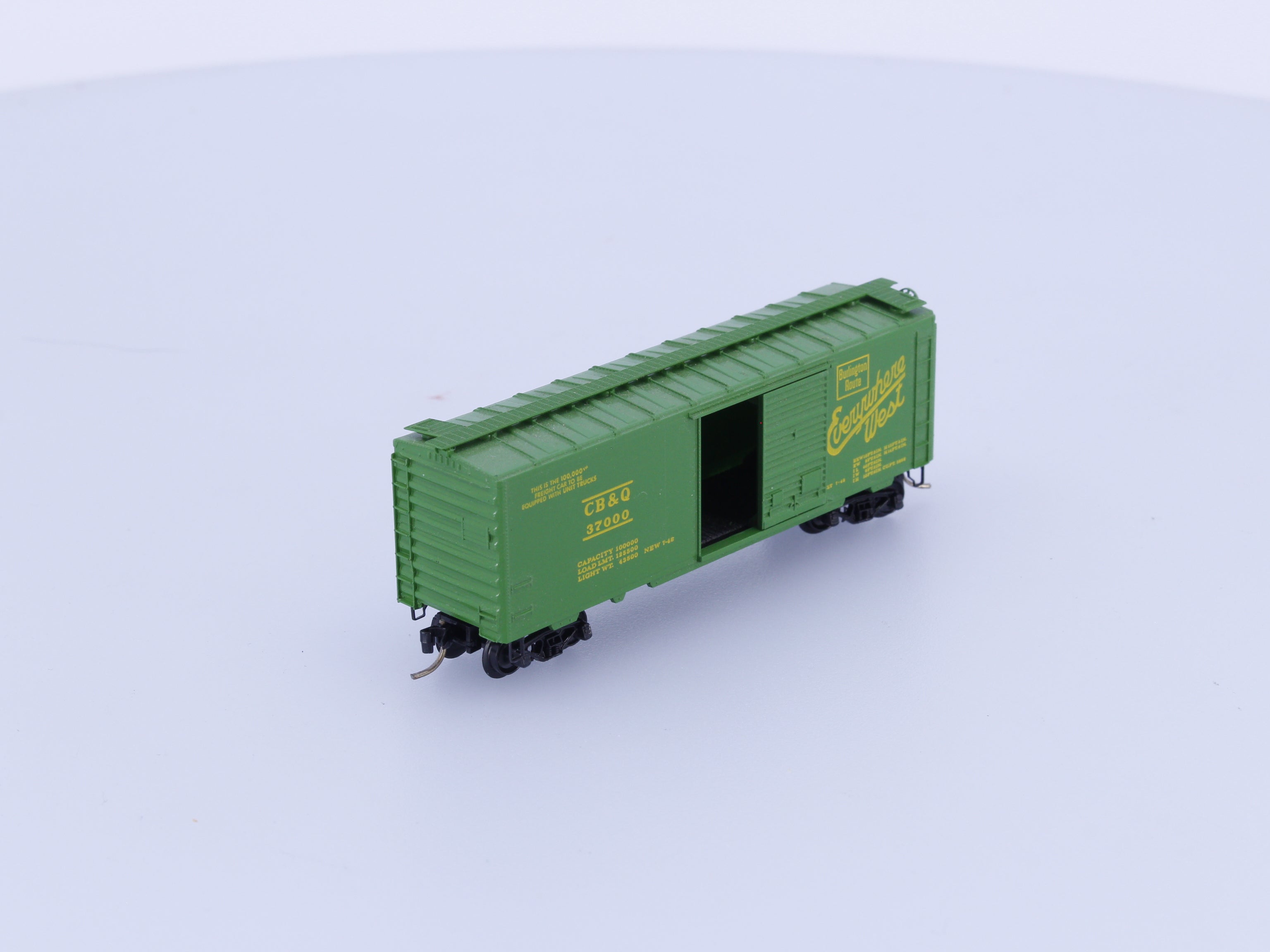 Micro Trains 20131 N 40' Standard Box Car Single Door Chicago Burlington and Quincey (CBQ) 37000