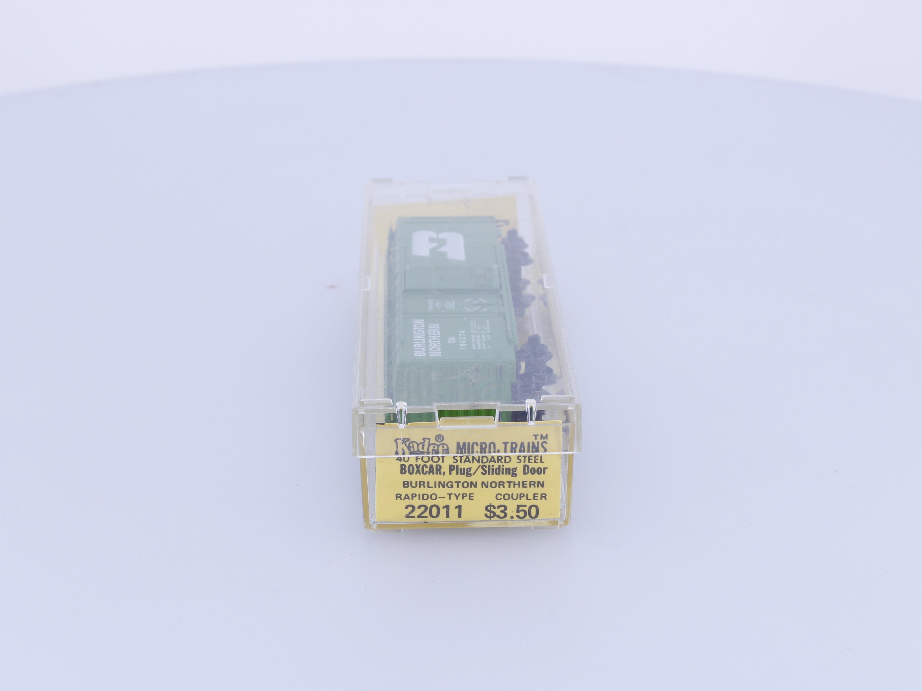 Micro Trains 22011 N 40' Standard Box Car Plug & Sliding Door Burlington Northern (BN) 190274 (#1)