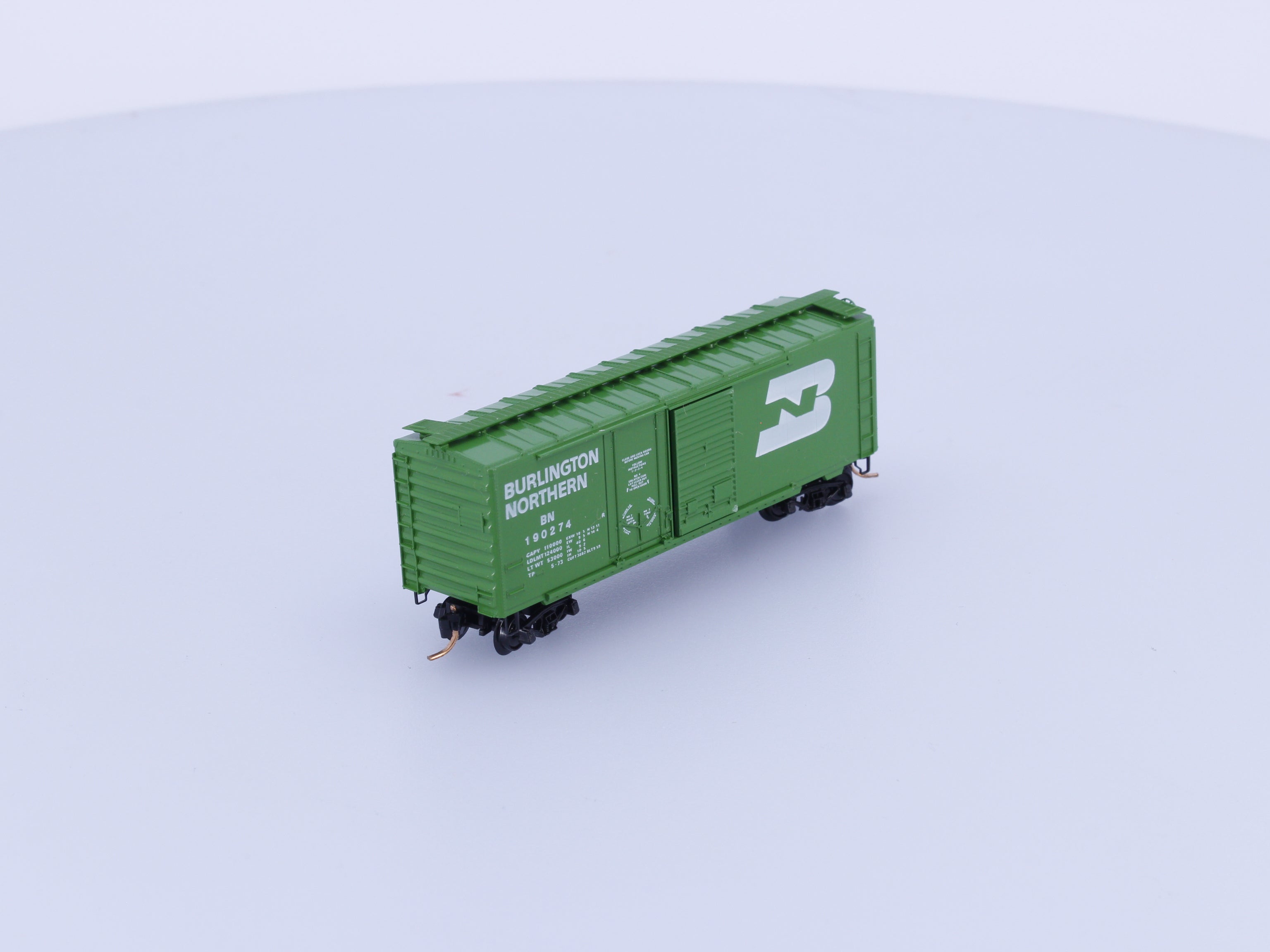Micro Trains 22011 N 40' Standard Box Car Plug & Sliding Door Burlington Northern (BN) 190274 (#1)