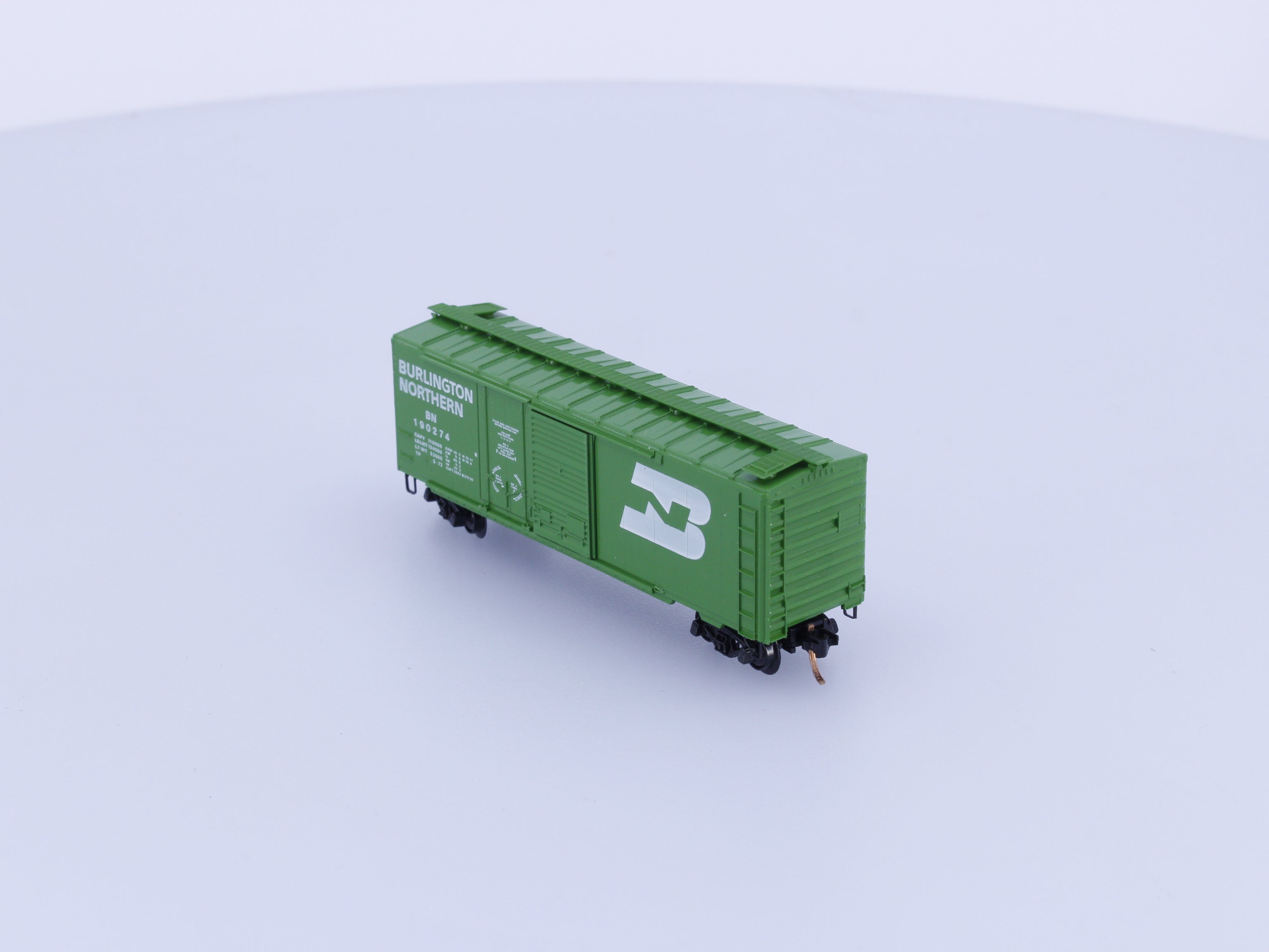 Micro Trains 22011 N 40' Standard Box Car Plug & Sliding Door Burlington Northern (BN) 190274  (#2)