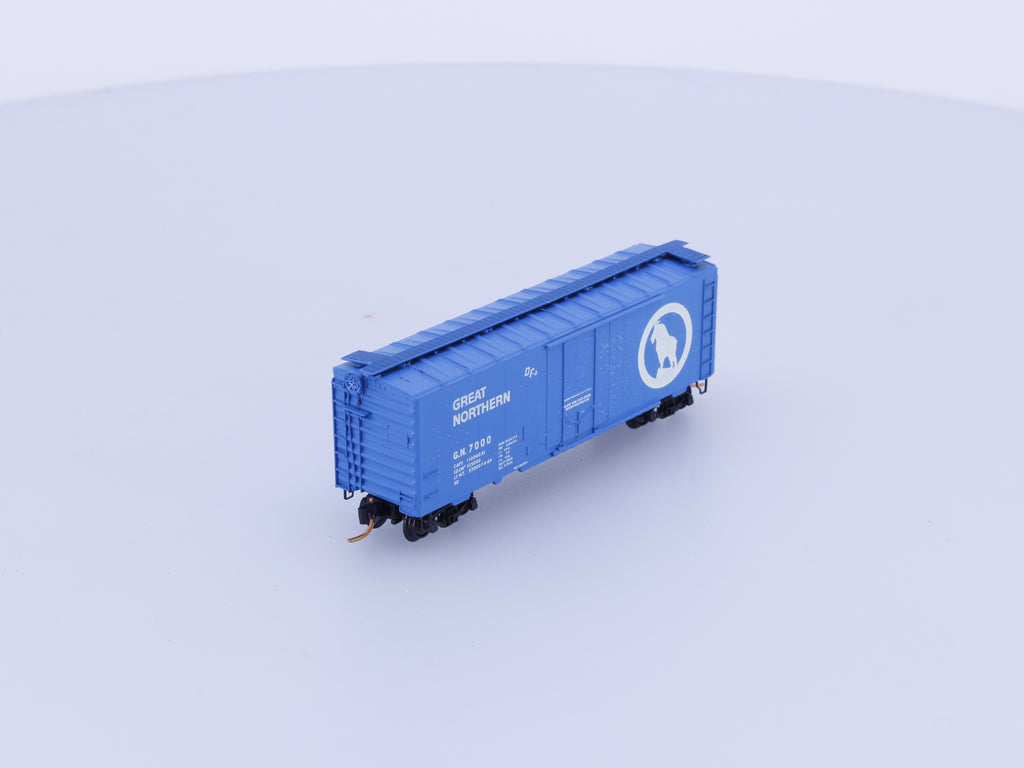 Micro Trains 21190-1 N 40' Standard Box Car, Plug Door Great Northern (GN) 7000
