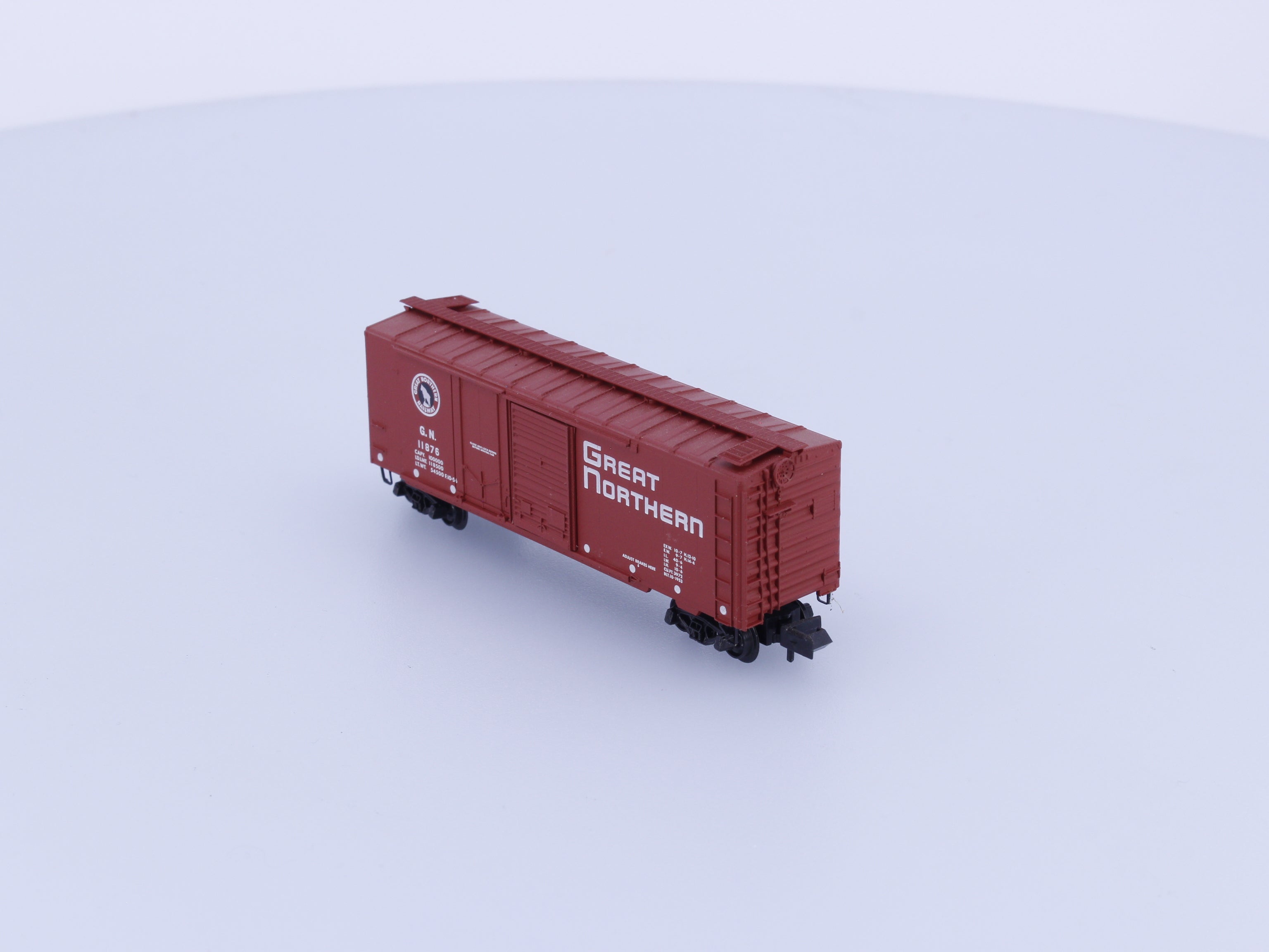Micro Trains 22021 N 40' Standard Box Car Plug & Sliding Door Great Northern (GN) 11876 (#1)
