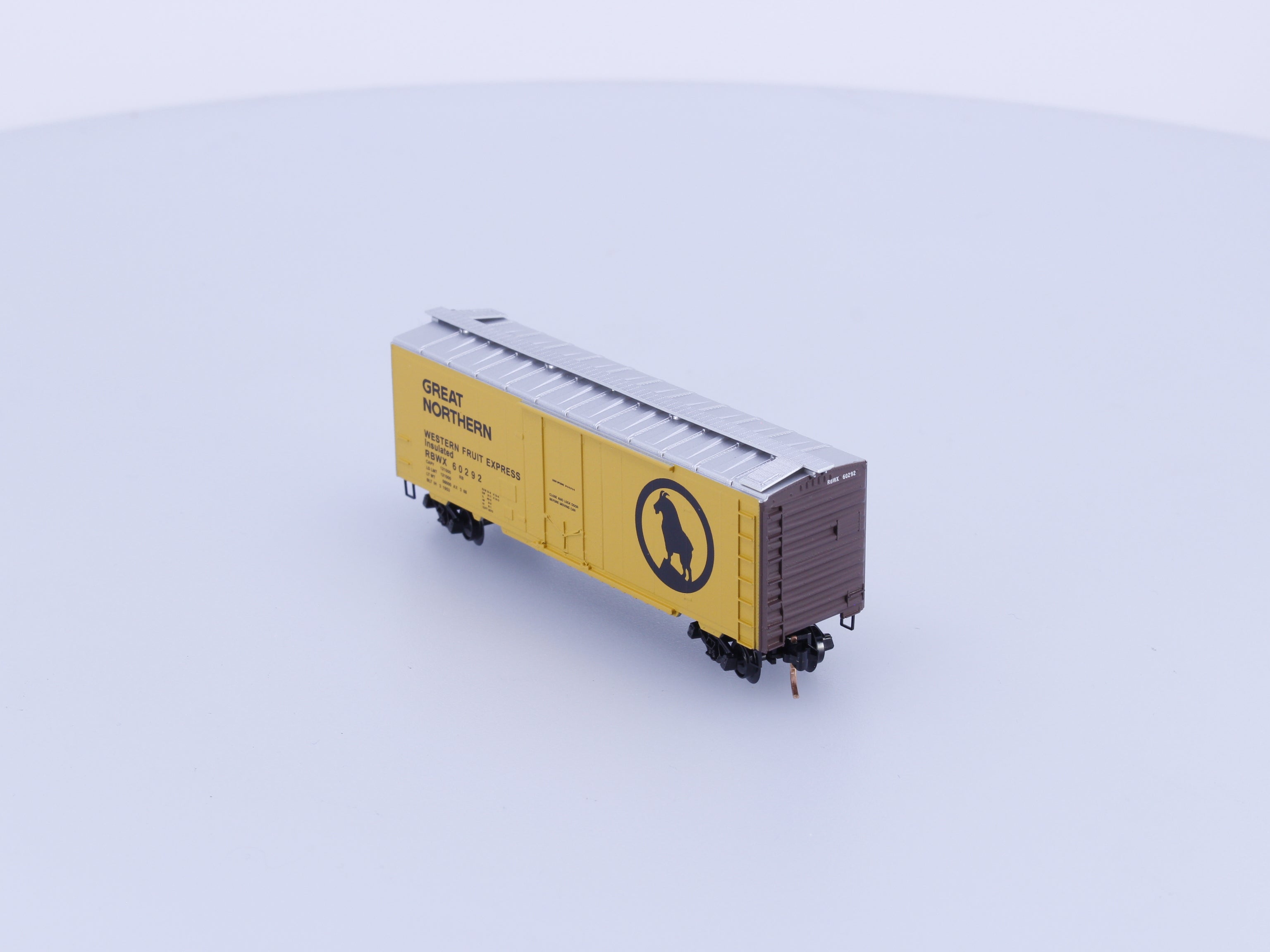 Micro Trains 21460 N Boxcar, 40', Steel Plug Door Great Northern (GN) 60292