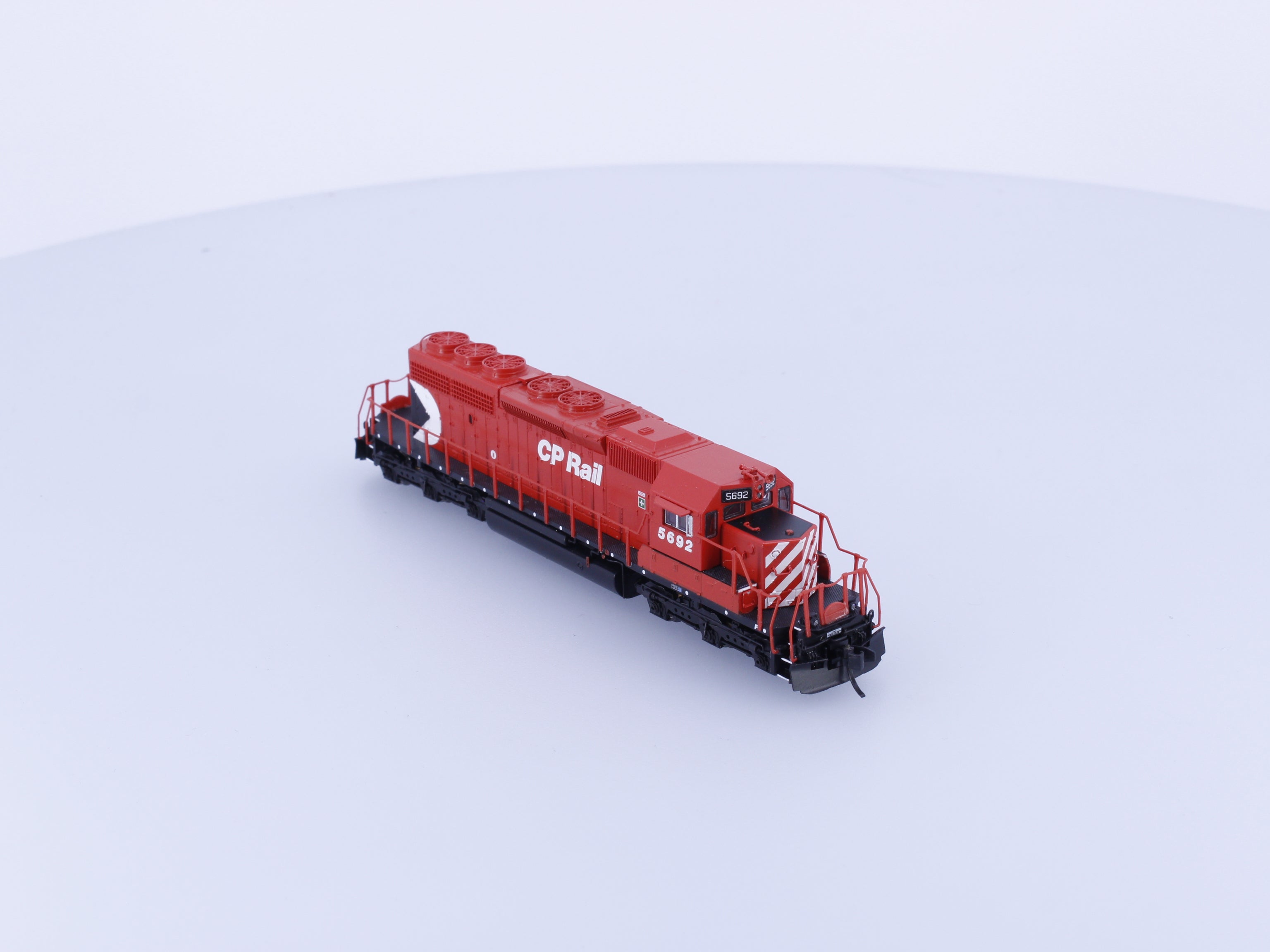 Broadway Limited Imports 7958 N EMD SD40-2 Diesel Locomotive Canadian Pacific (CP) 5692 DCC & Sound