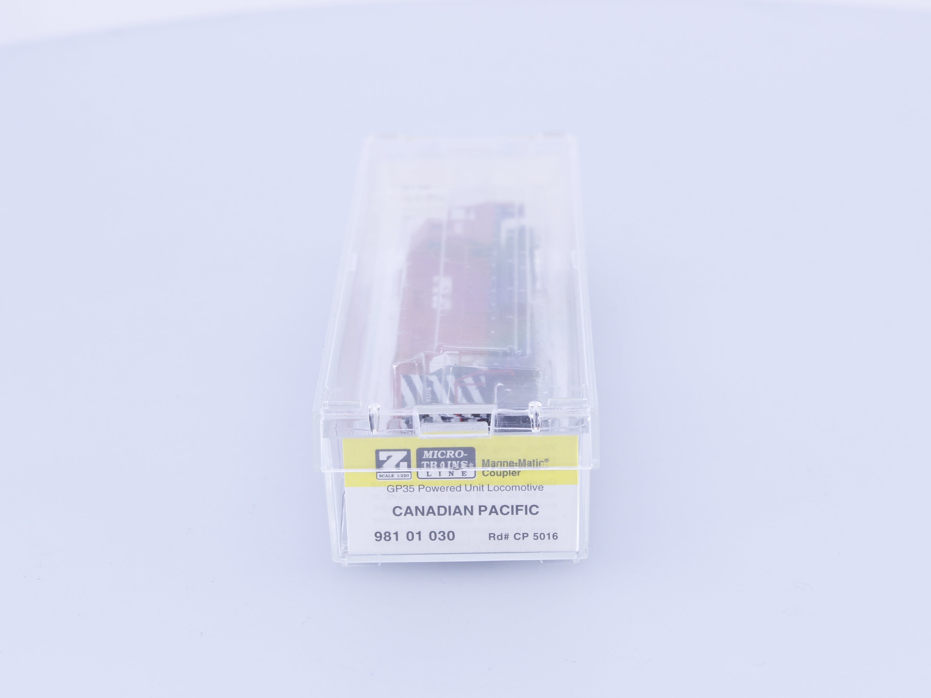 Micro Trains 981 01 030 Z GP35 Diesel Locomotive Canadian Pacific (CP) 5016 Analog DC (#1)
