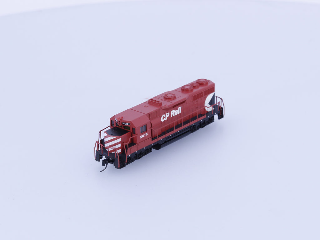 Micro Trains 981 01 030 Z GP35 Diesel Locomotive Canadian Pacific (CP) 5016 Analog DC (#2)