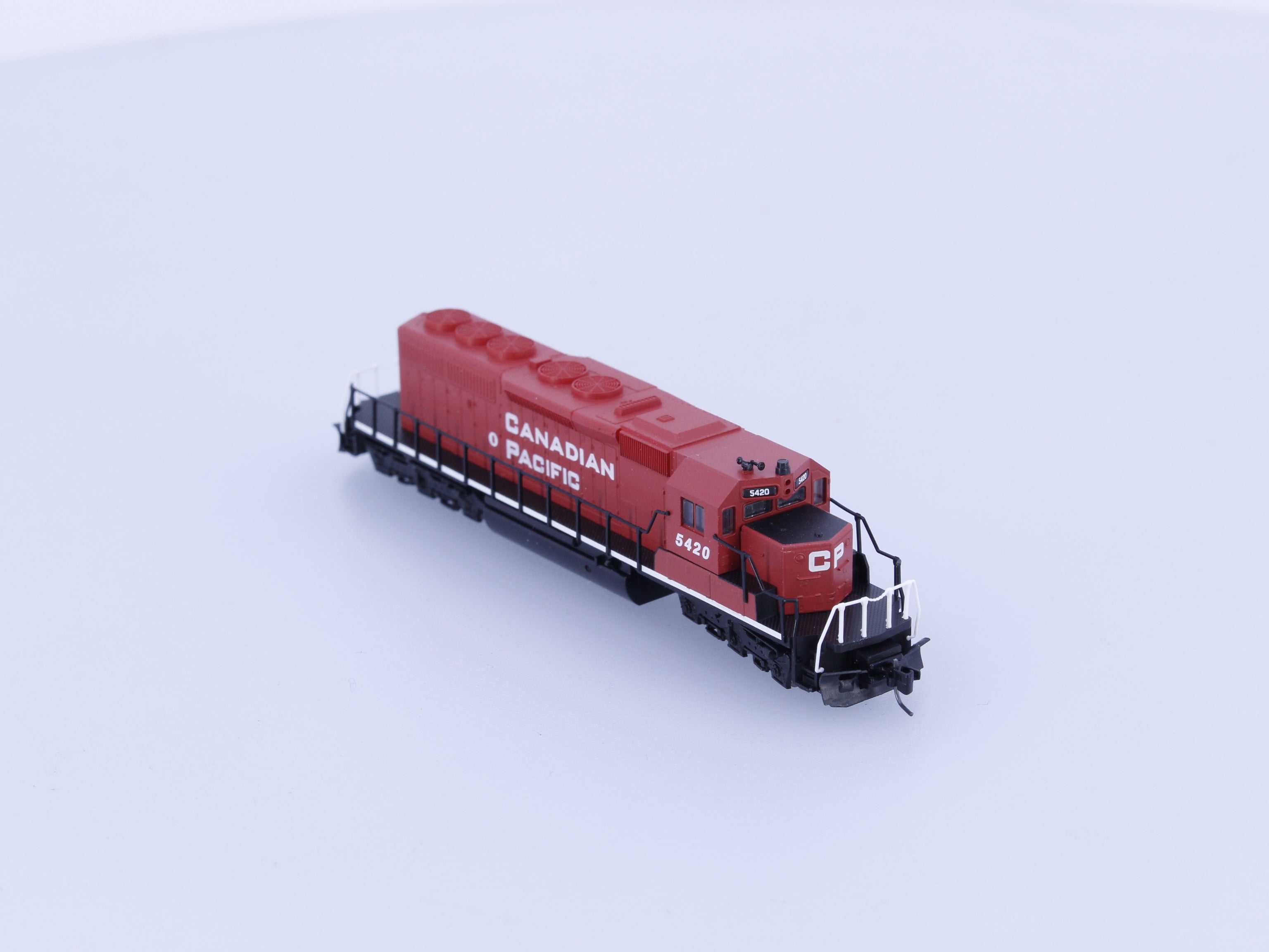 Micro Trains 970 01 050 Z SD40-2 Diesel Locomotive Canadian Pacific (CP) 5420 Analog DC
