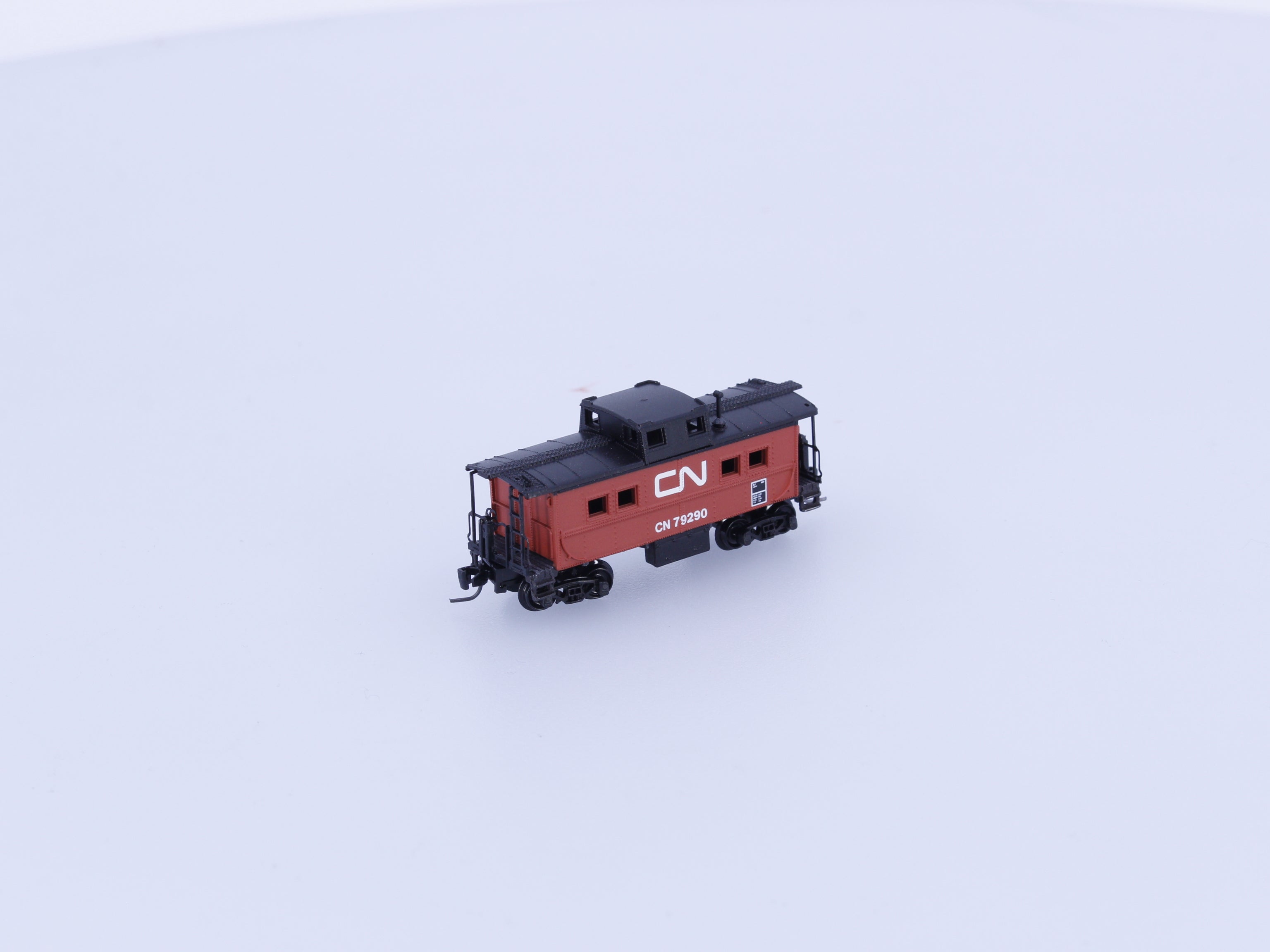 Micro Trains 535 00 320 Z Centre Cupola Caboose Canadian National (CN) 79290 (#2)