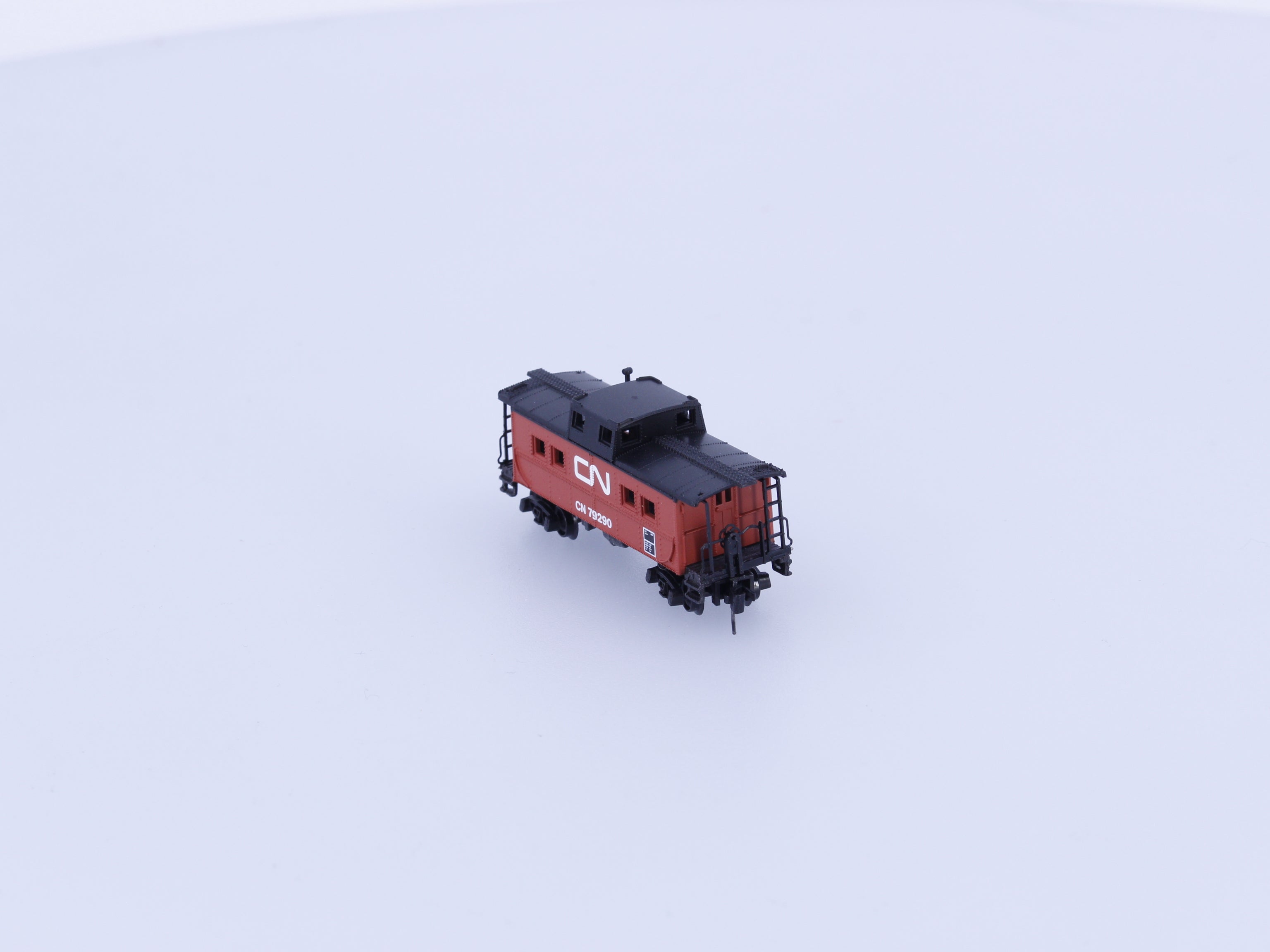 Micro Trains 535 00 320 Z Centre Cupola Caboose Canadian National (CN) 79290 (#2)