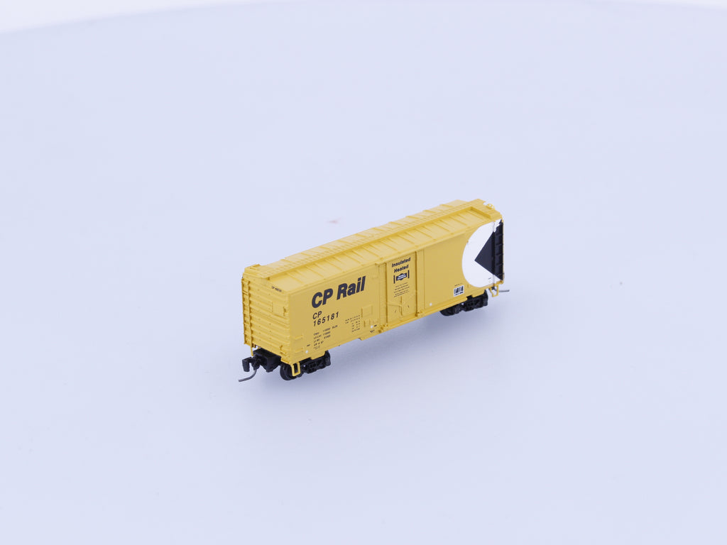 Micro Trains 502 00 130 Z 40' Standard Box Car, Plug Door Canadian Pacific (CP) 165181