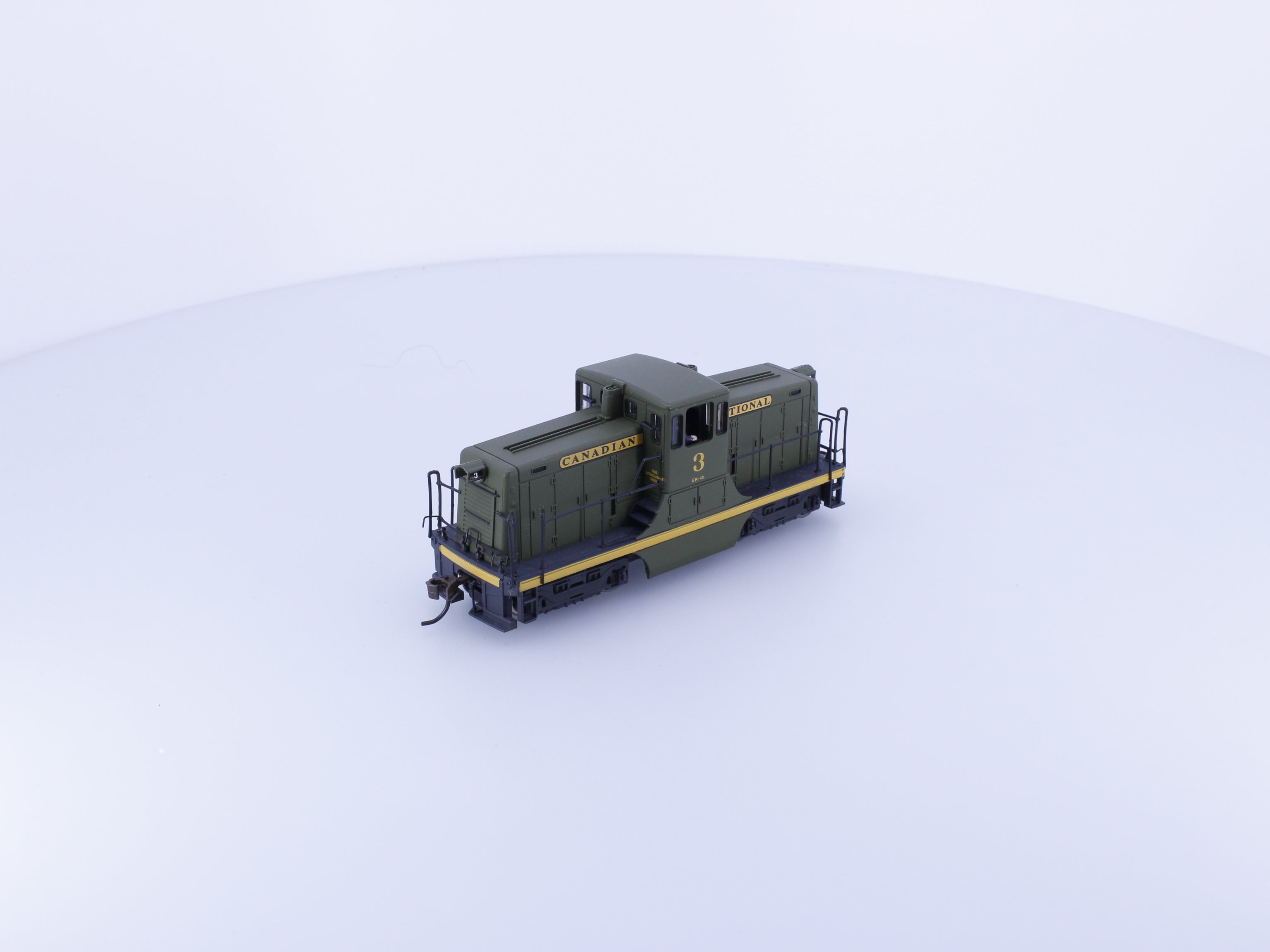 Spectrum 80042 HO 44 Ton Diesel Switcher Locomotive Canadian National (CN) 3 Analog DC