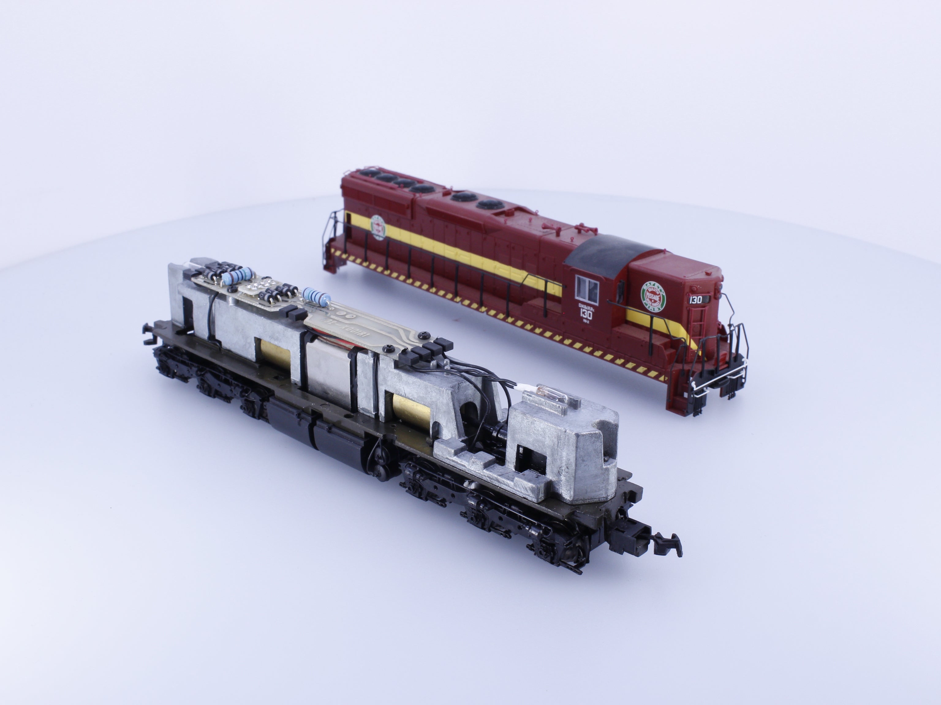 Proto 2000 21189 HO SD9 Diesel Locomotive Duluth Missabe and Iron Range Railway (DMIR) 130 Analog DC