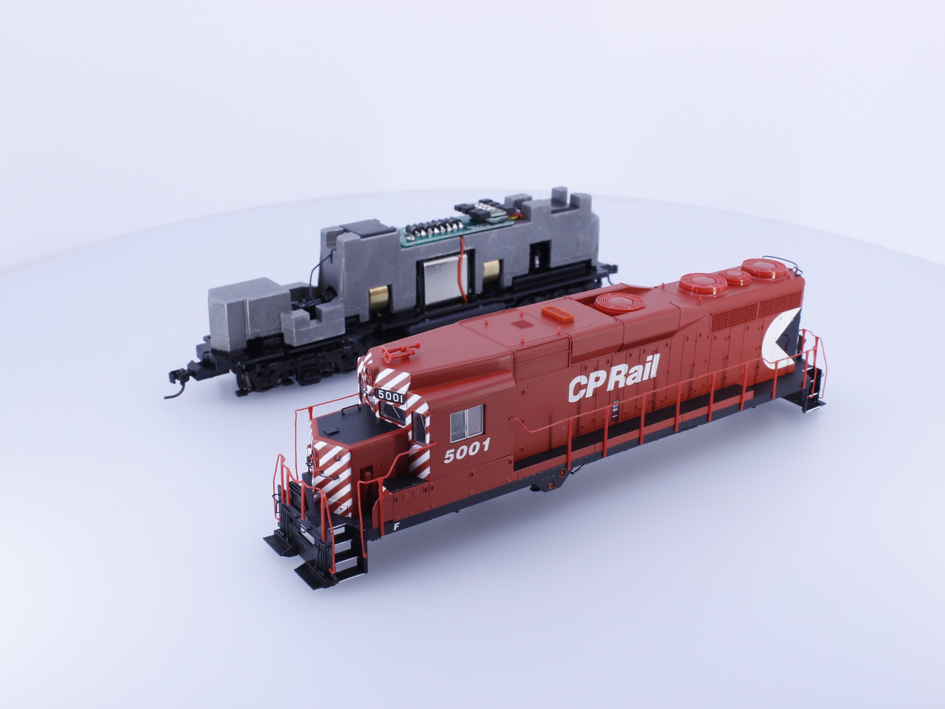 Proto 2000 80005 HO GP30 Phase II Diesel Locomotive Canadian Pacific (CP) 5001 DCC Ready
