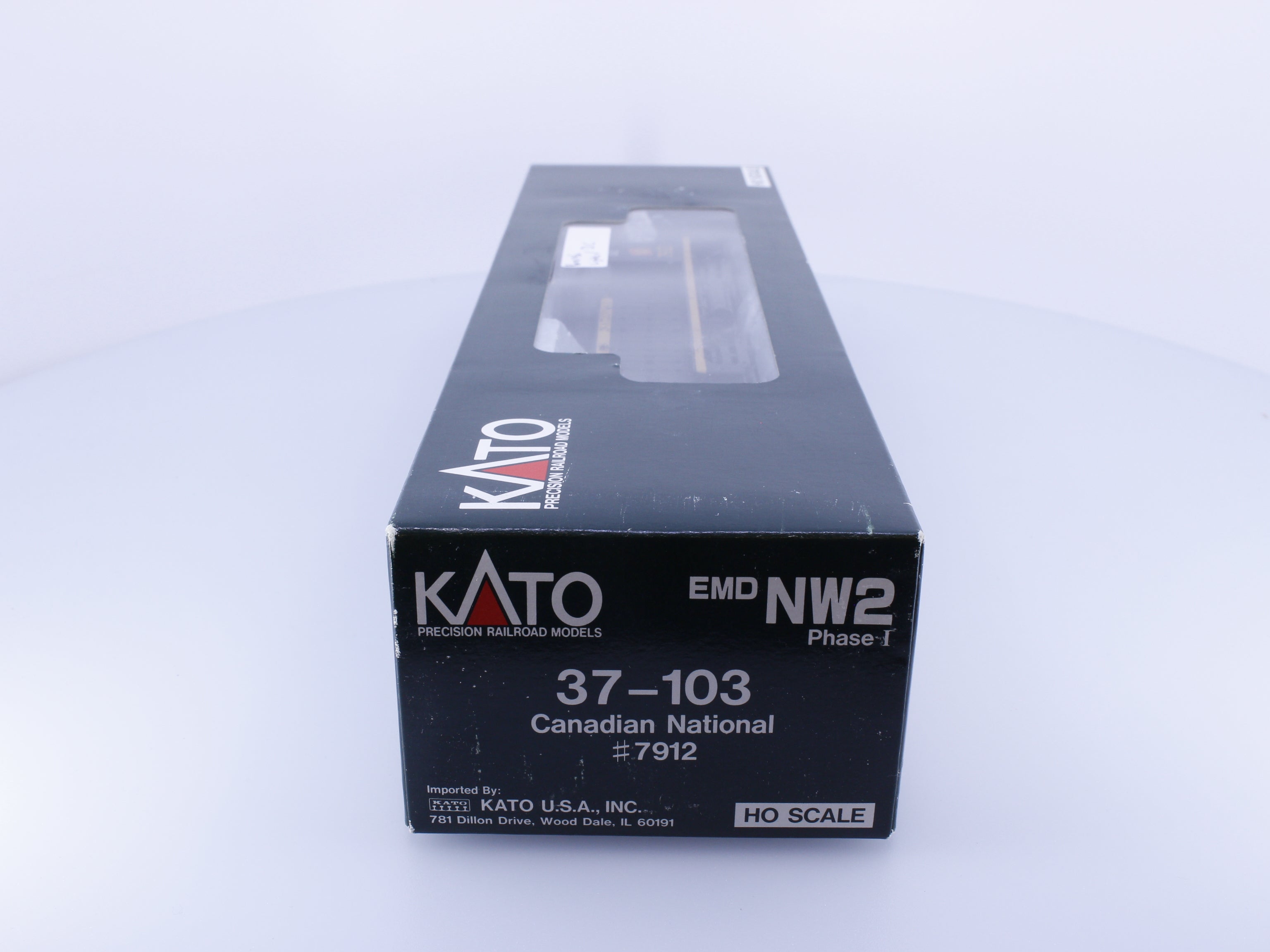 Kato 37-103 HO EMD NW2 Phase 1 Diesel Locomotive Canadian National (CN) 7912 Analog DC