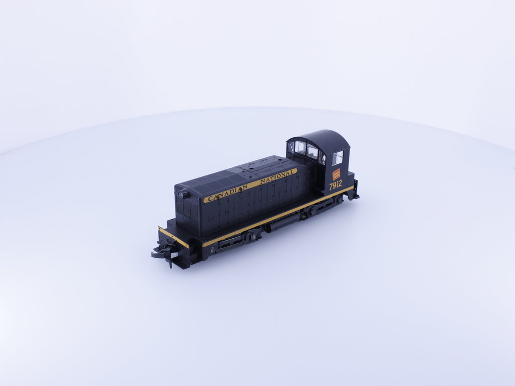 Kato 37-103 HO EMD NW2 Phase 1 Diesel Locomotive Canadian National (CN) 7912 Analog DC