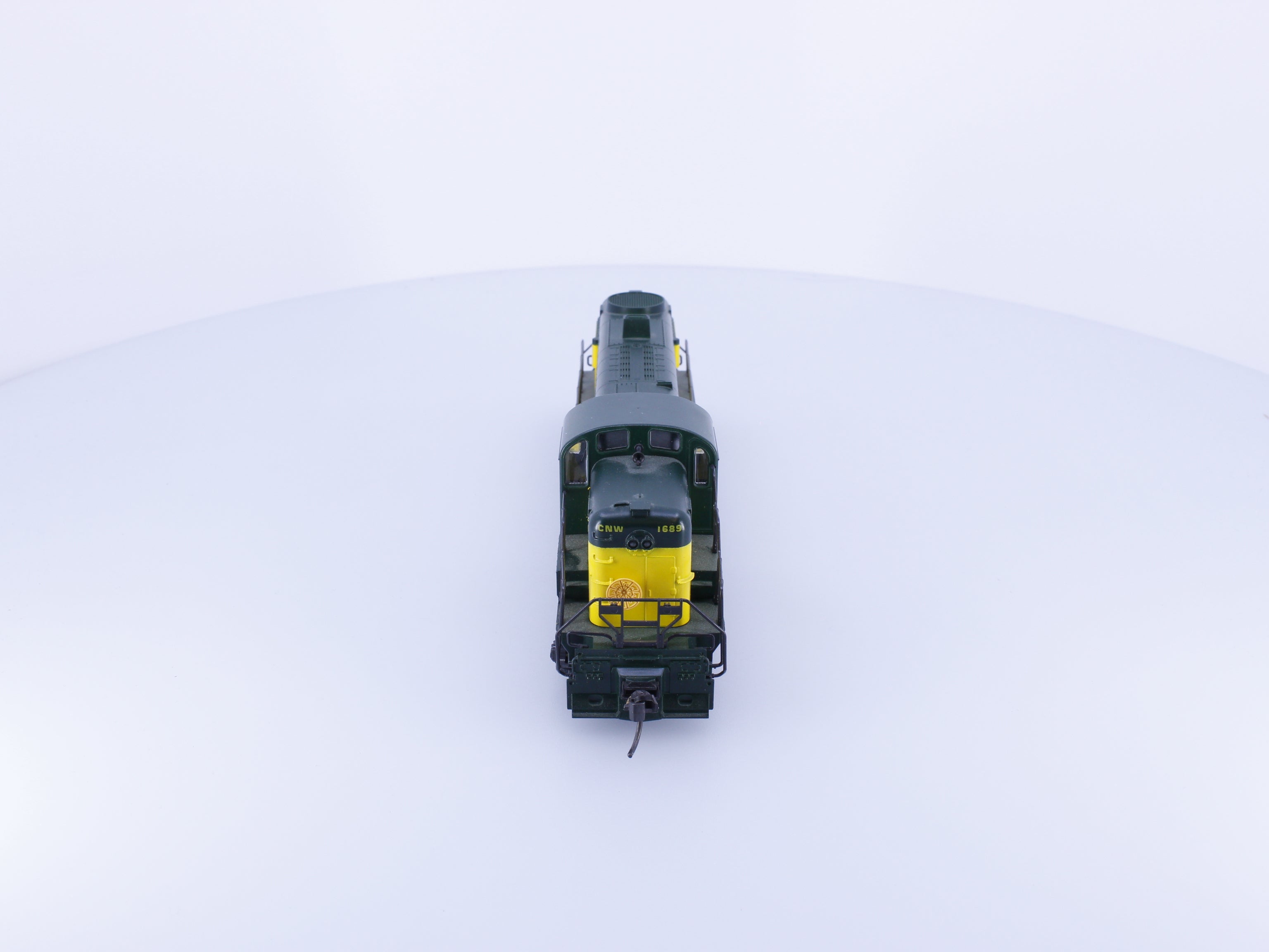 Atlas 7086 HO RSD-4/5 Diesel Locomotive Chicago and North Western (CNW) 1689 Analog DC