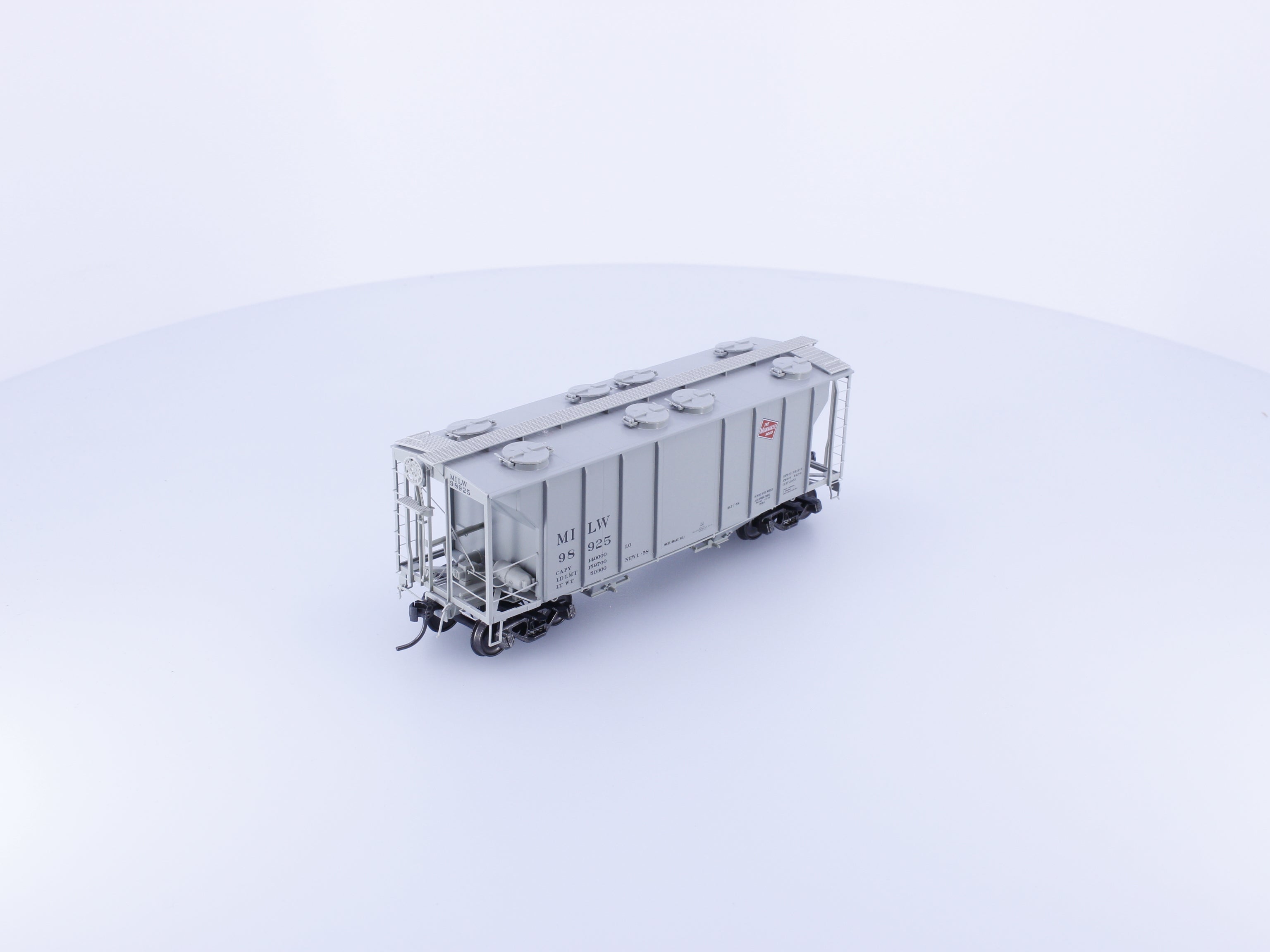 Kadee 8211 HO PS-2 2 Bay 2003 CU FT, Covered Hopper Milwaukee Road (MILW) 98925