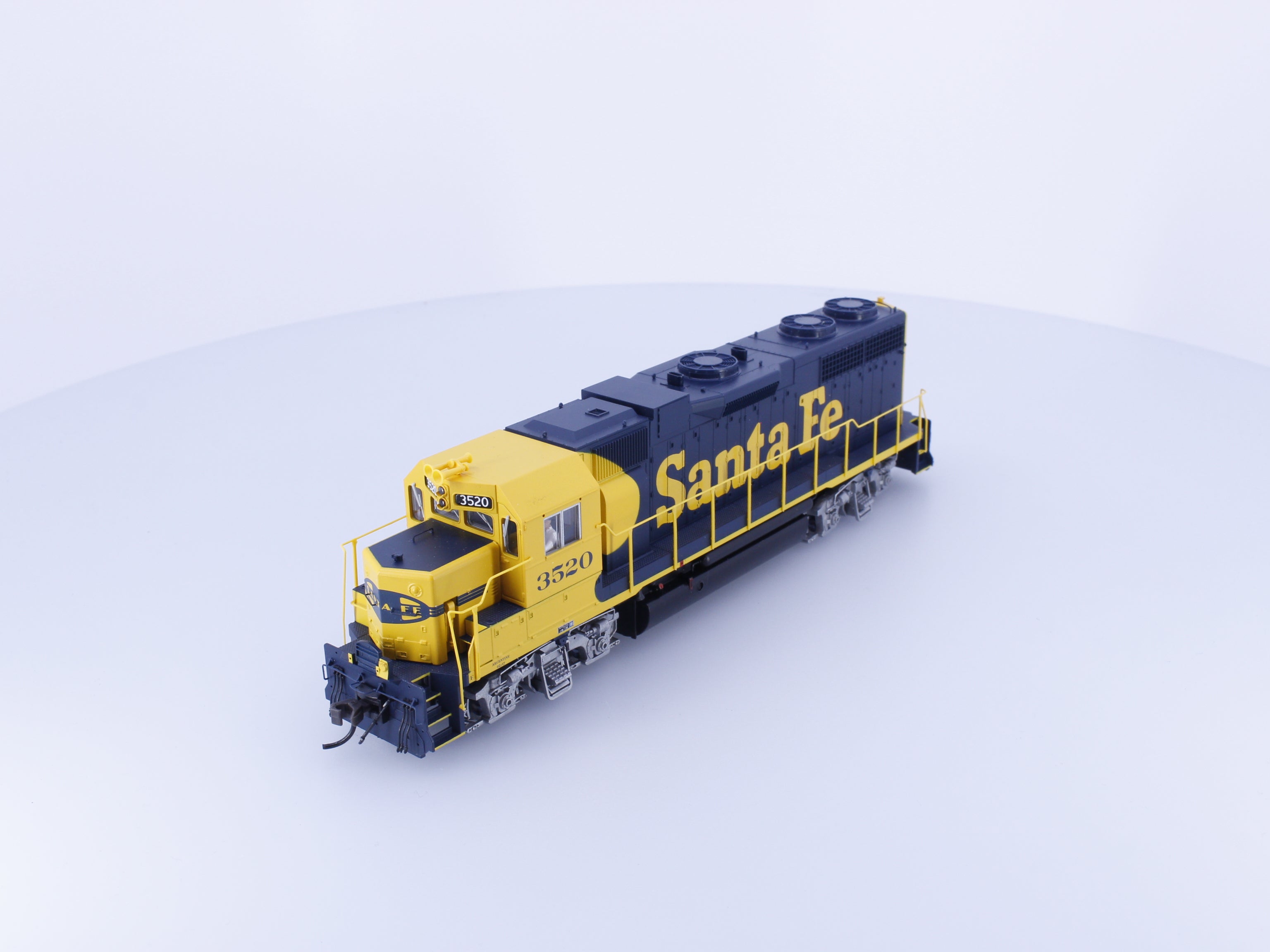 Atlas 8962 HO GP-38 Diesel Locomotive Santa Fe (SF) 3520 DCC