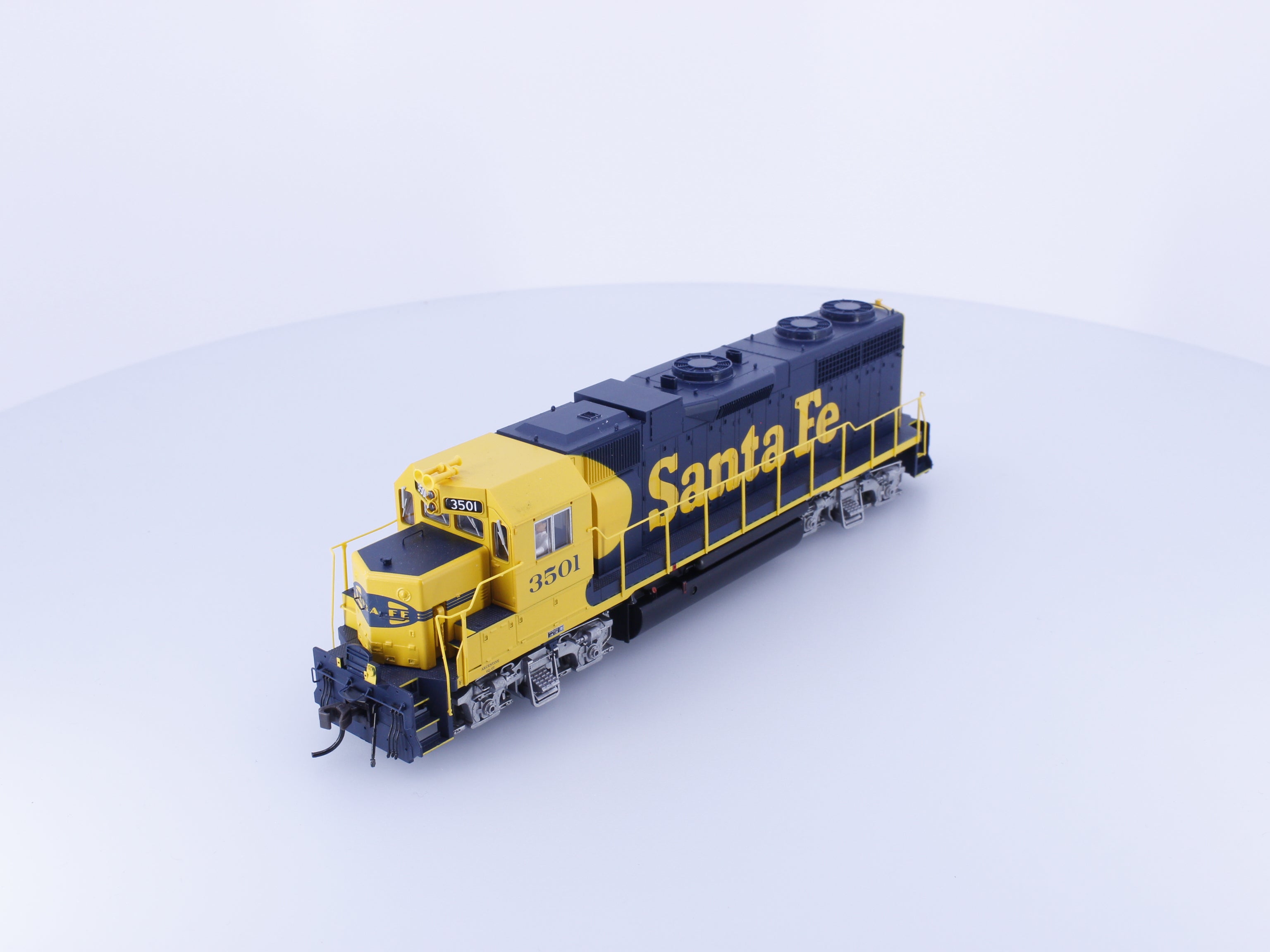 Atlas 8961 HO GP-38 Diesel Locomotive Santa Fe (SF) 3501 DCC