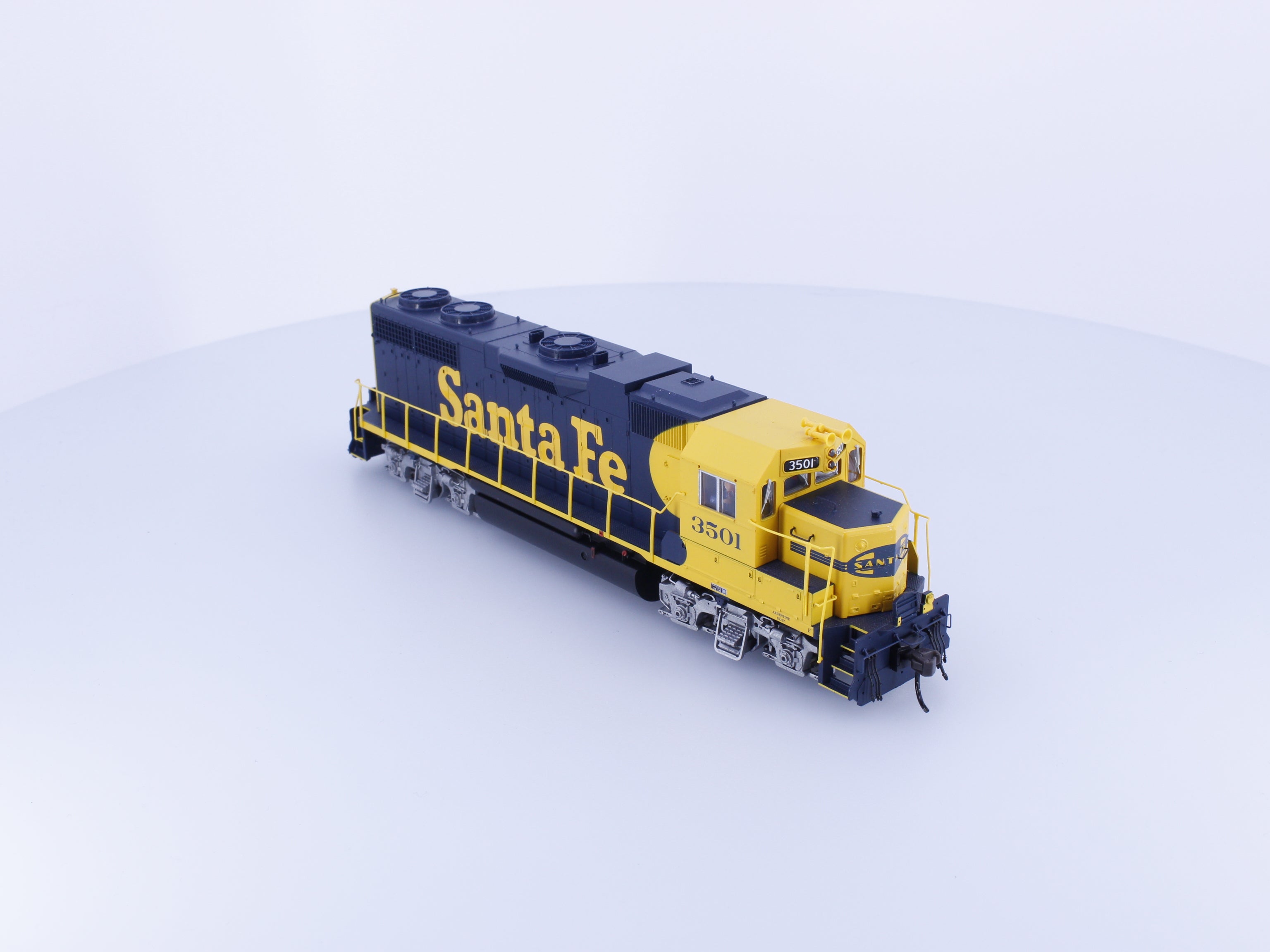 Atlas 8961 HO GP-38 Diesel Locomotive Santa Fe (SF) 3501 DCC