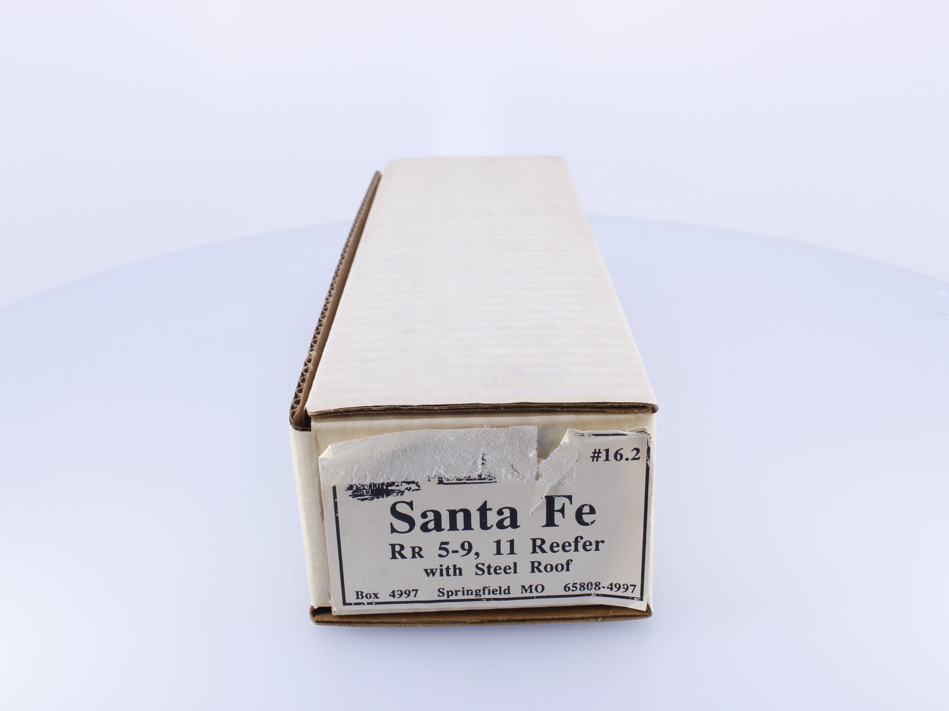 Sunshine Models 16.2 HO RR 5-9, 11 Reefer with Steel Roof Boxcar Kit Santa Fe (SF)