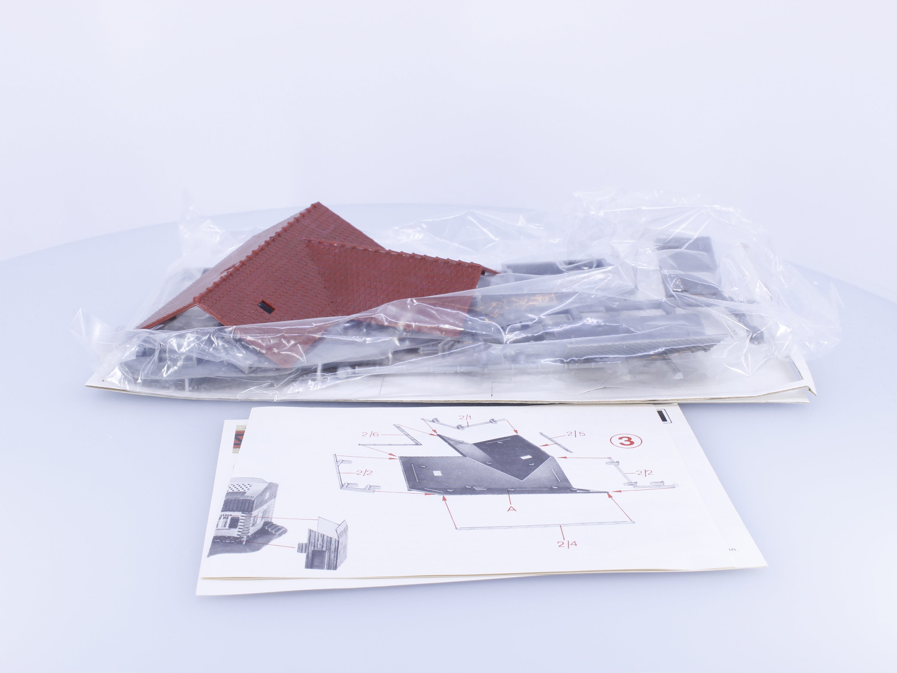 Faller 1550 HO Bahnwarterhauschen, Railway Signalman's Cottage