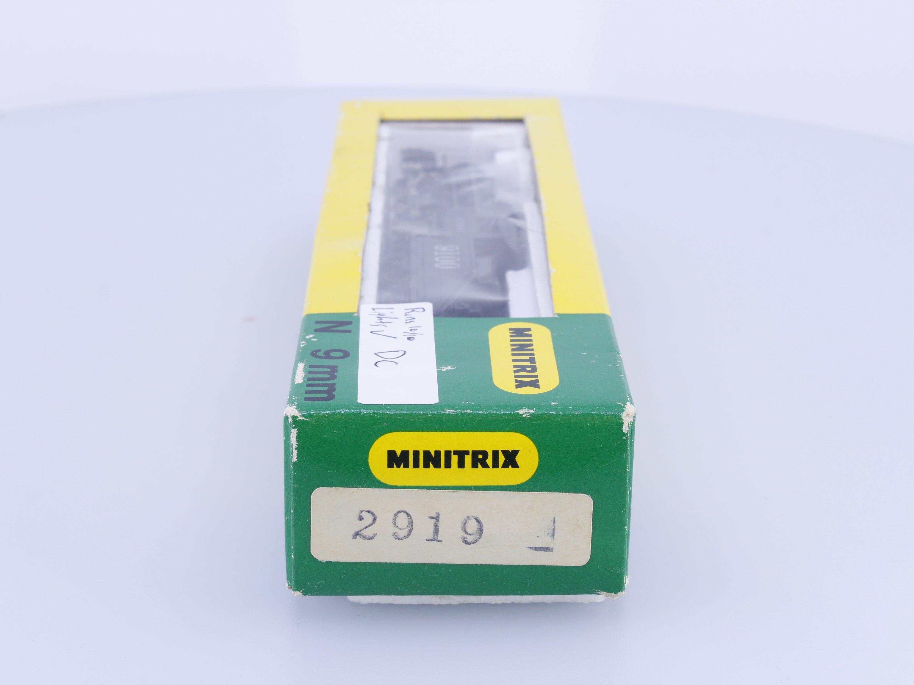 Minitrix 2919 N 0-6-0 Steam Locomotive Atchison Topeka and Santa Fe (ATSF) 9100 Analog DC