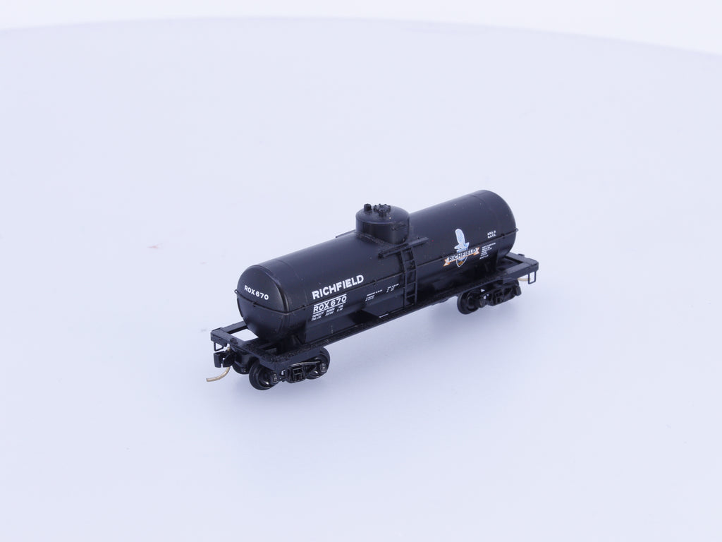 Micro Trains 65430 N 39' Tank Car, Single Dome, 39' Richfield Oil , ROX 670