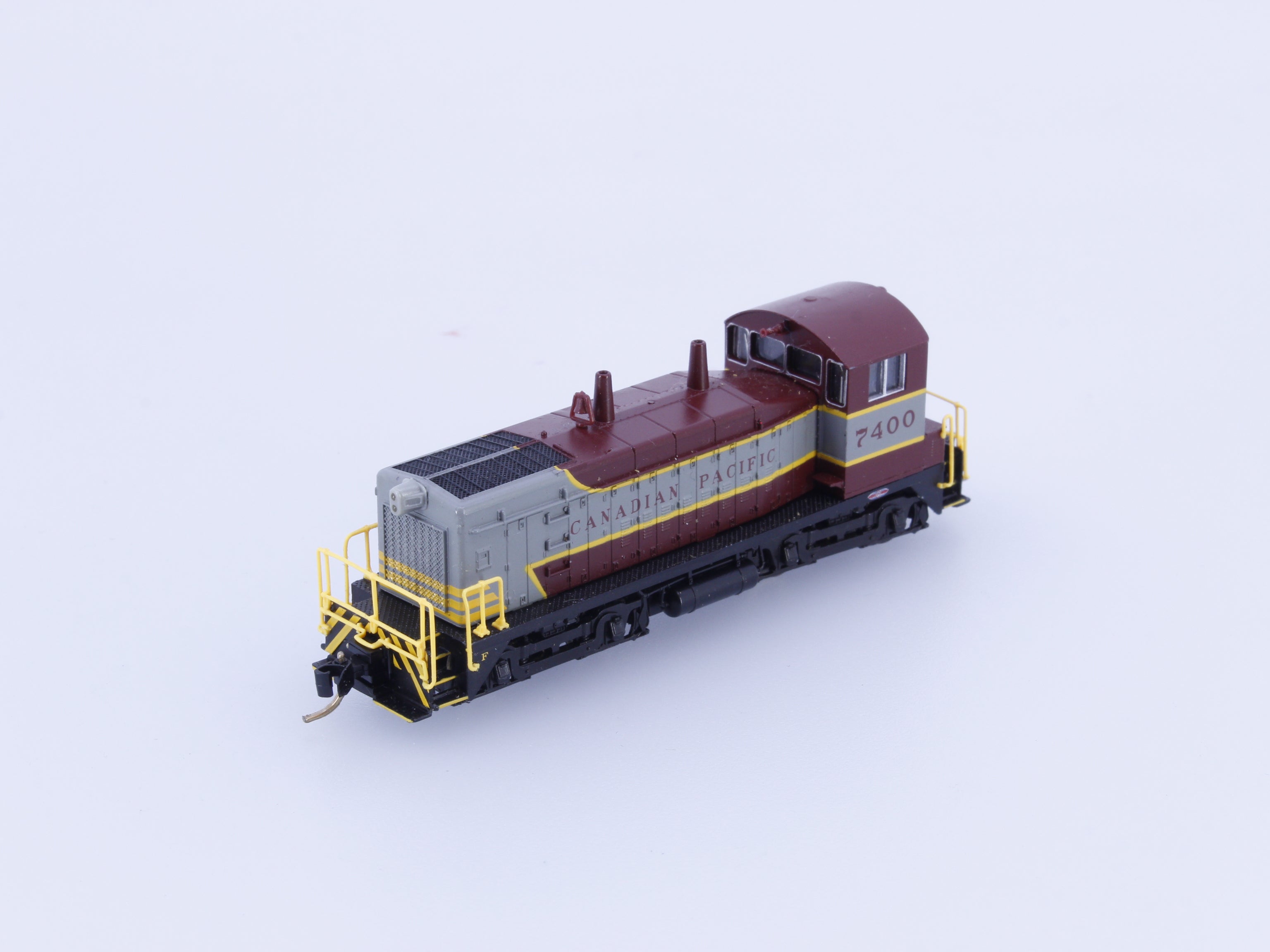 Lifelike 78997 N SW9/1200 Diesel Locomotive Canadian Pacific (CP) 7400 Analog DC
