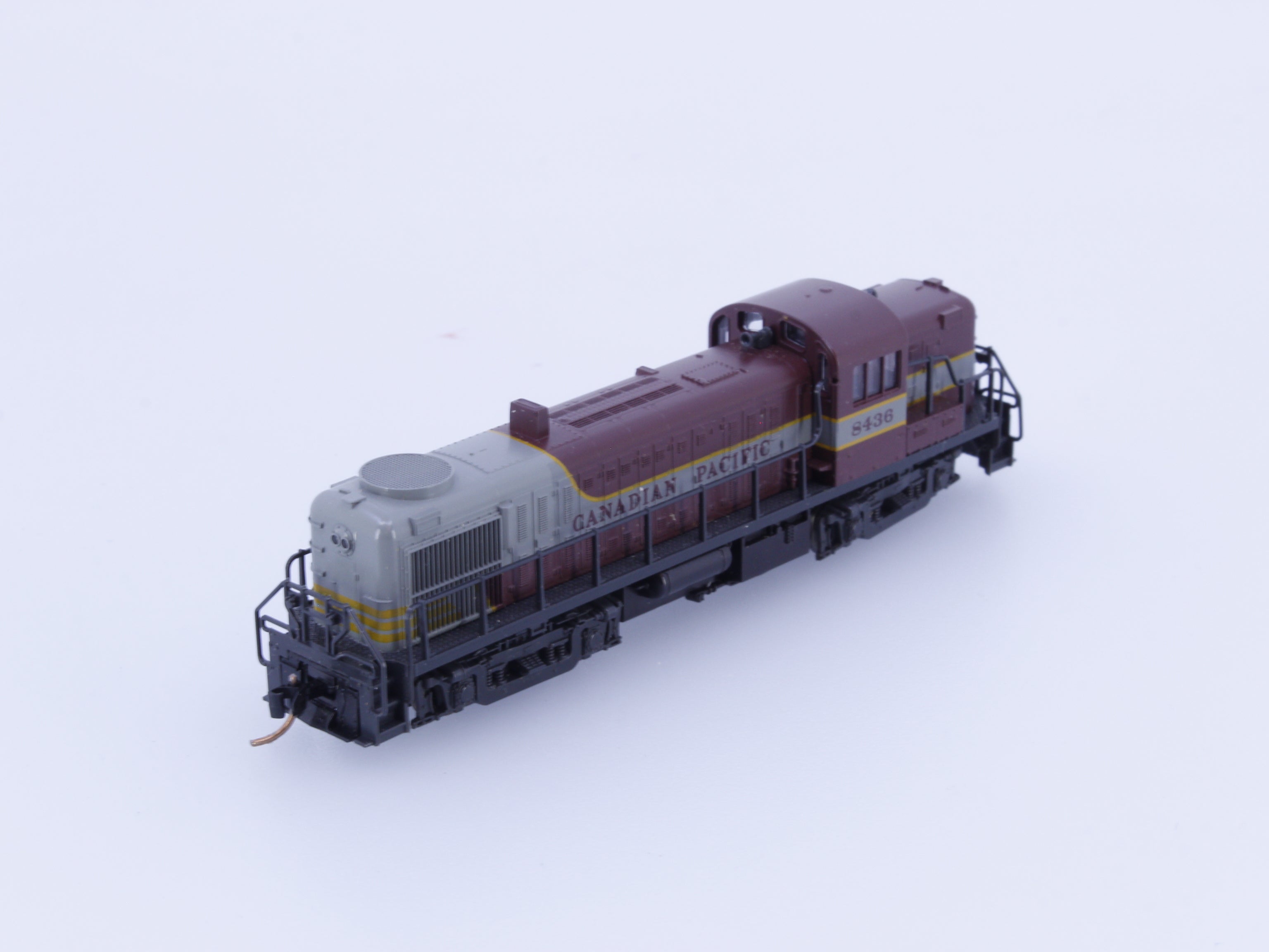 Atlas 42014 N ALCO RS-3 Diesel Locomotive Canadian Pacific (CP) 8436 Analog DC