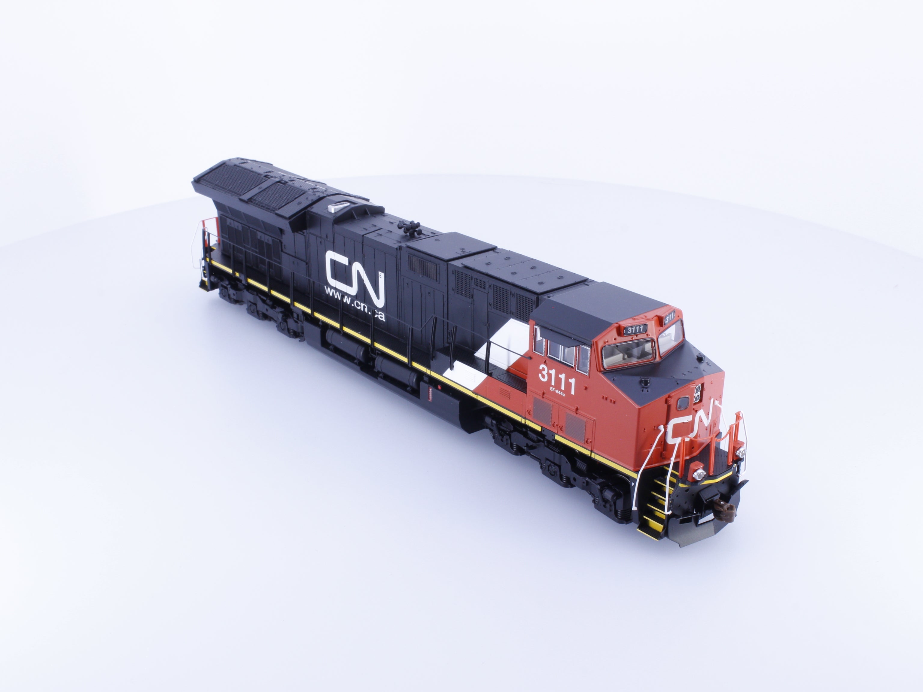 ScaleTrains SXT10441 HO GE Tier 4 GEVO ET44AC Diesel Locomotive Canadian National (CN) 3111 DCC & Sound